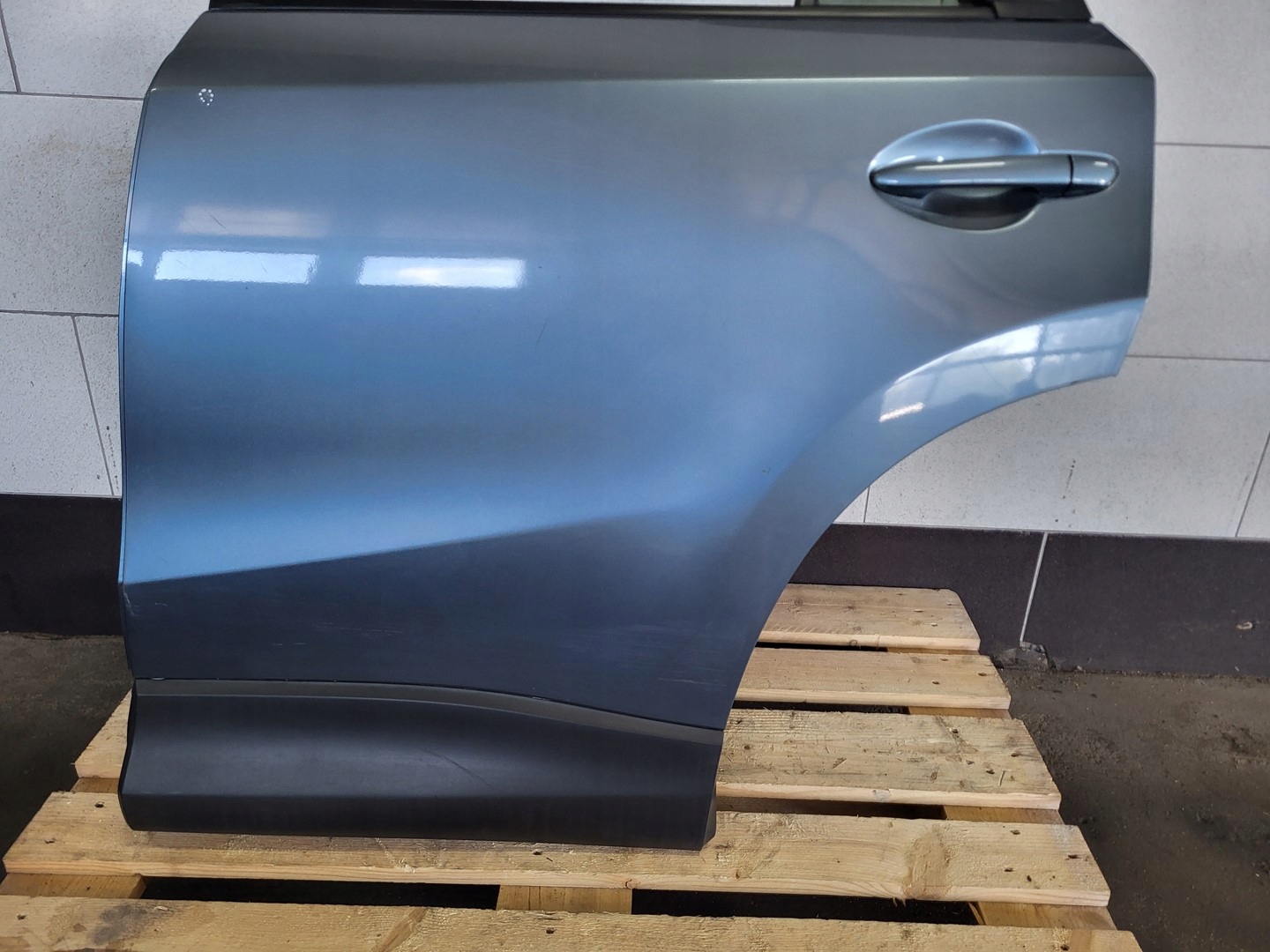 door left rear part left rear. 42B MAZDA CX-5 and KE