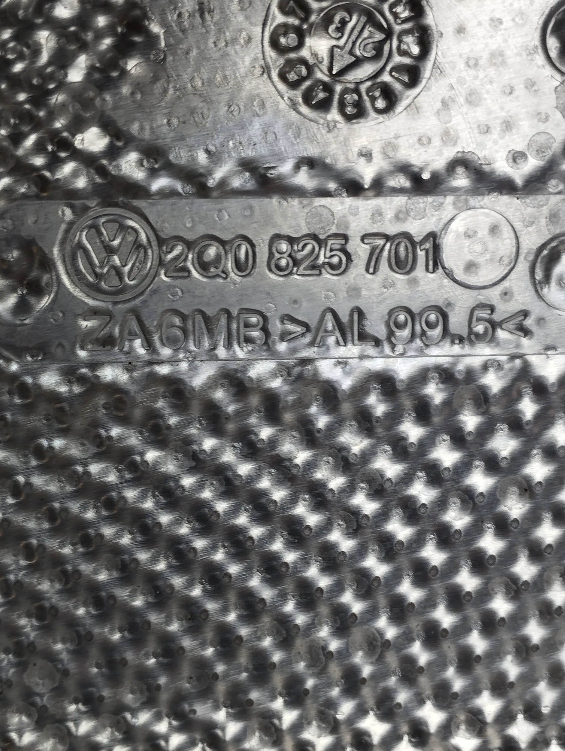VW Polo VI cover TERMICZNA 2Q0825701