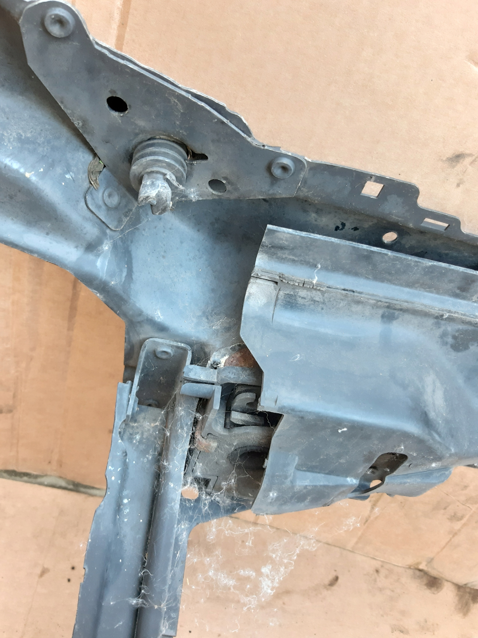 support panel for radiators pillar iron BMW E46 CABRIO