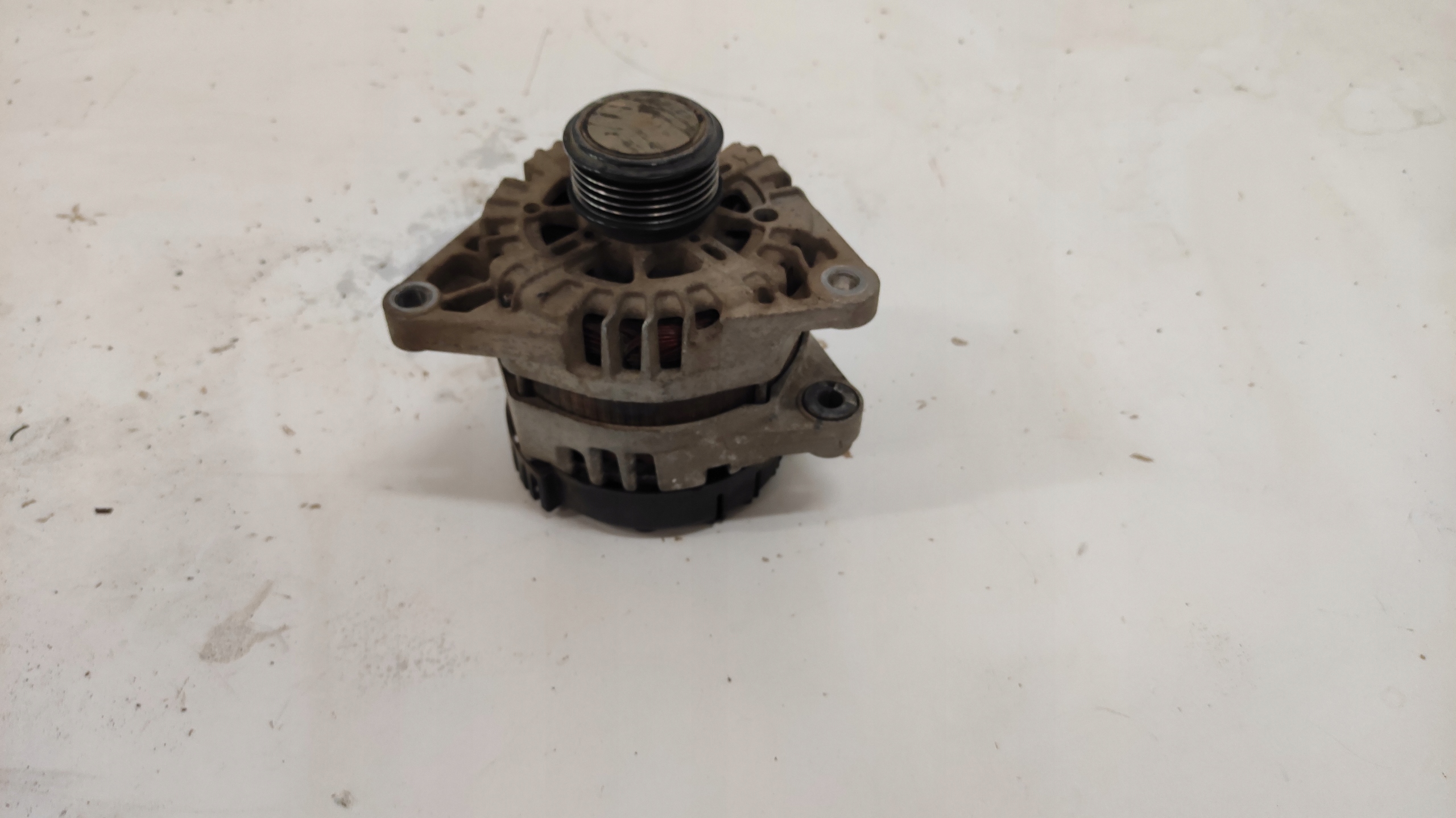 ALTERNATOR HYUNDAI KIA CRDI 37300-2A850 Producent części Valeo