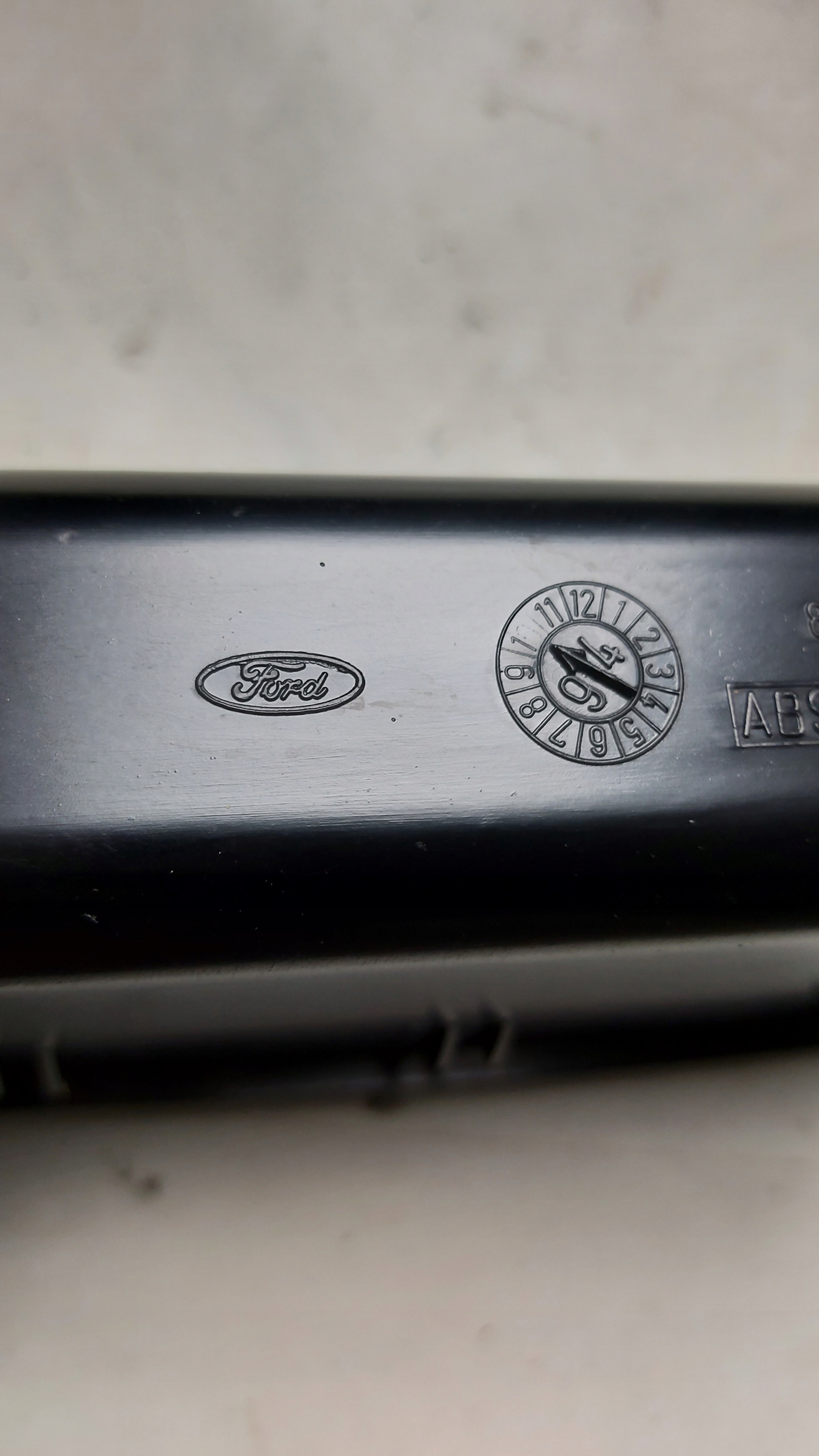 holder bracket frame KIESZEN passenger compartment FORD OE