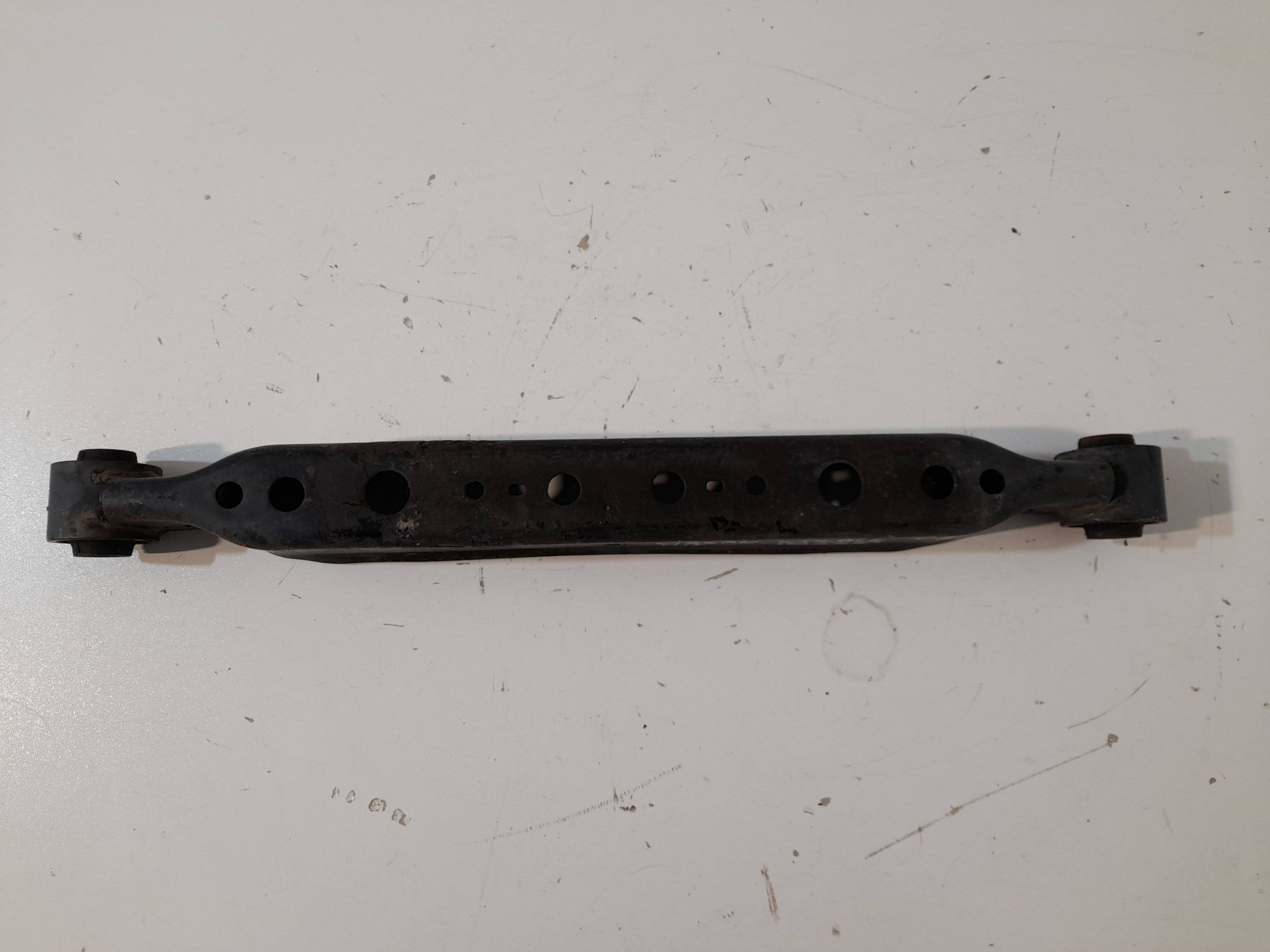 Nissan X-Trail T32 arm rear left (Q644)