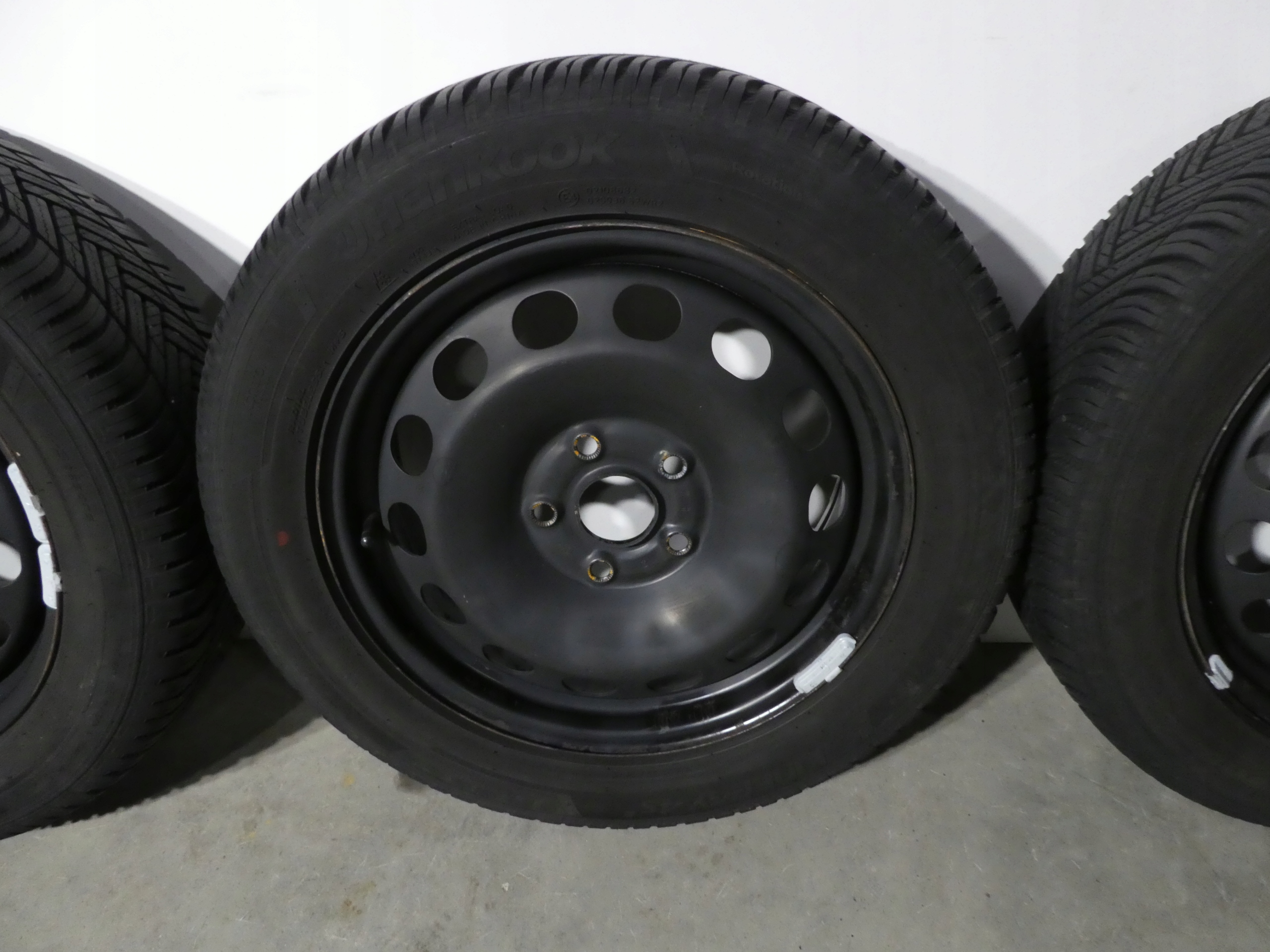 4X wheels discs tyres VW CADDY 2K5601027 205/55/16 2023R