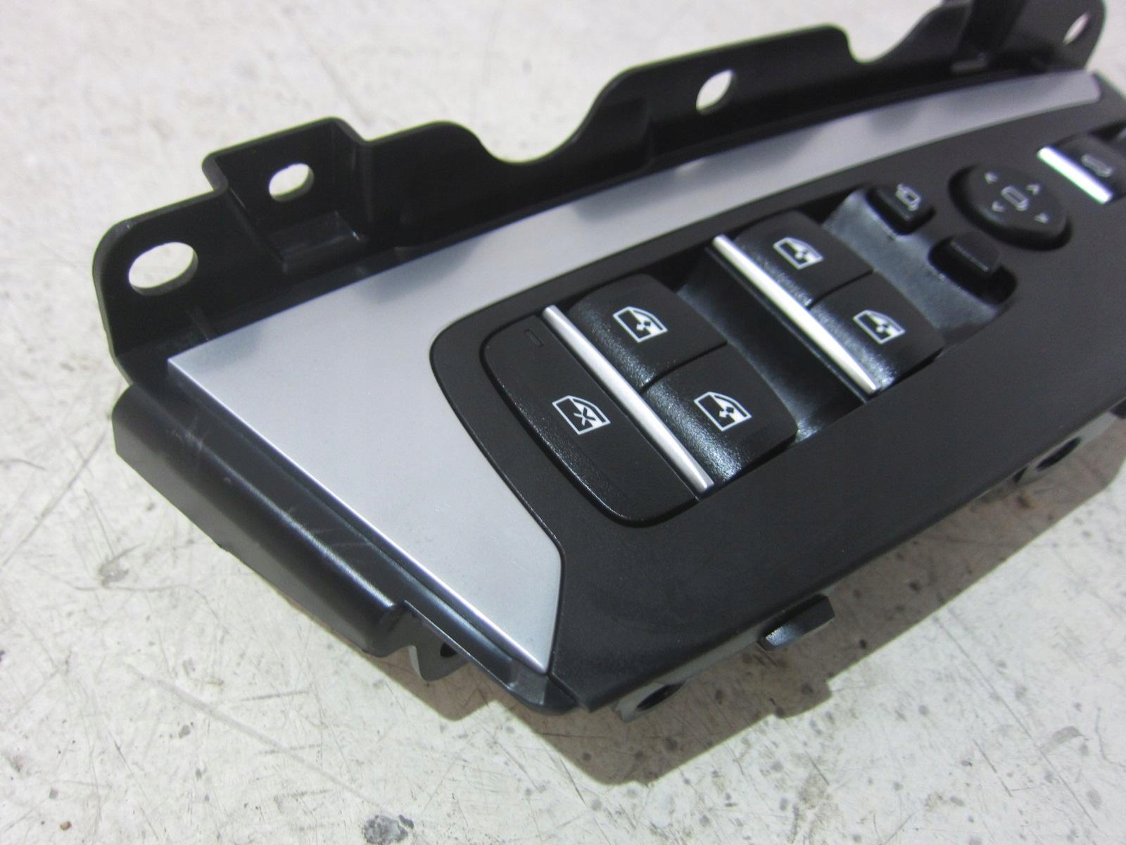 BMW X3 G01 G02 G05 window control switch control panel 6832729 61316832729