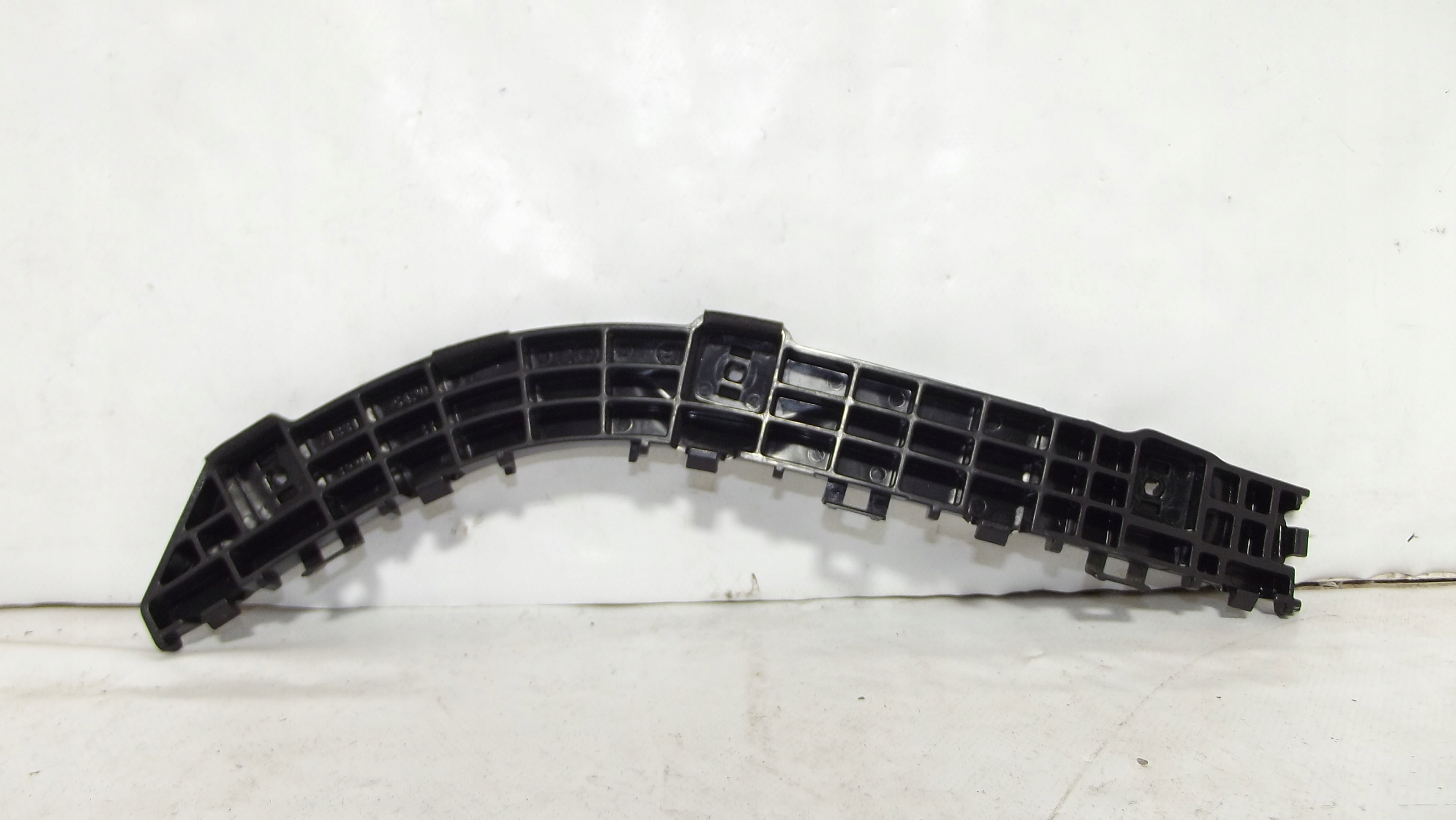 Suzuki Vitara III Support Support plaque Pare choc Droite Arrière 71831-54P0