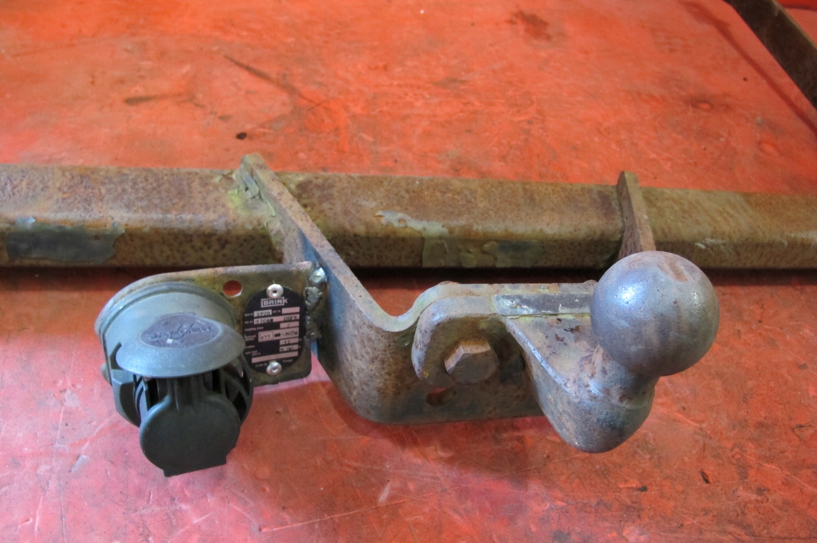 TRAFIC 2 II VIVARO A PRIMASTAR HAK HOLOWNICZY BELKA KULA Rodzaj kuli Odkręcana