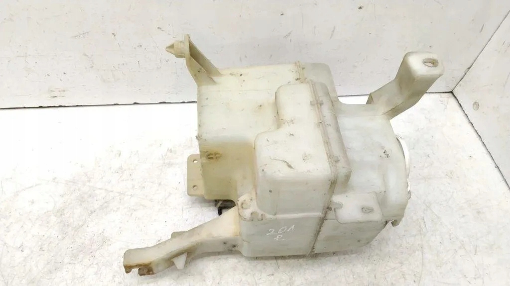 mitsubishi GALANT VII бачок омывателя 060351-867