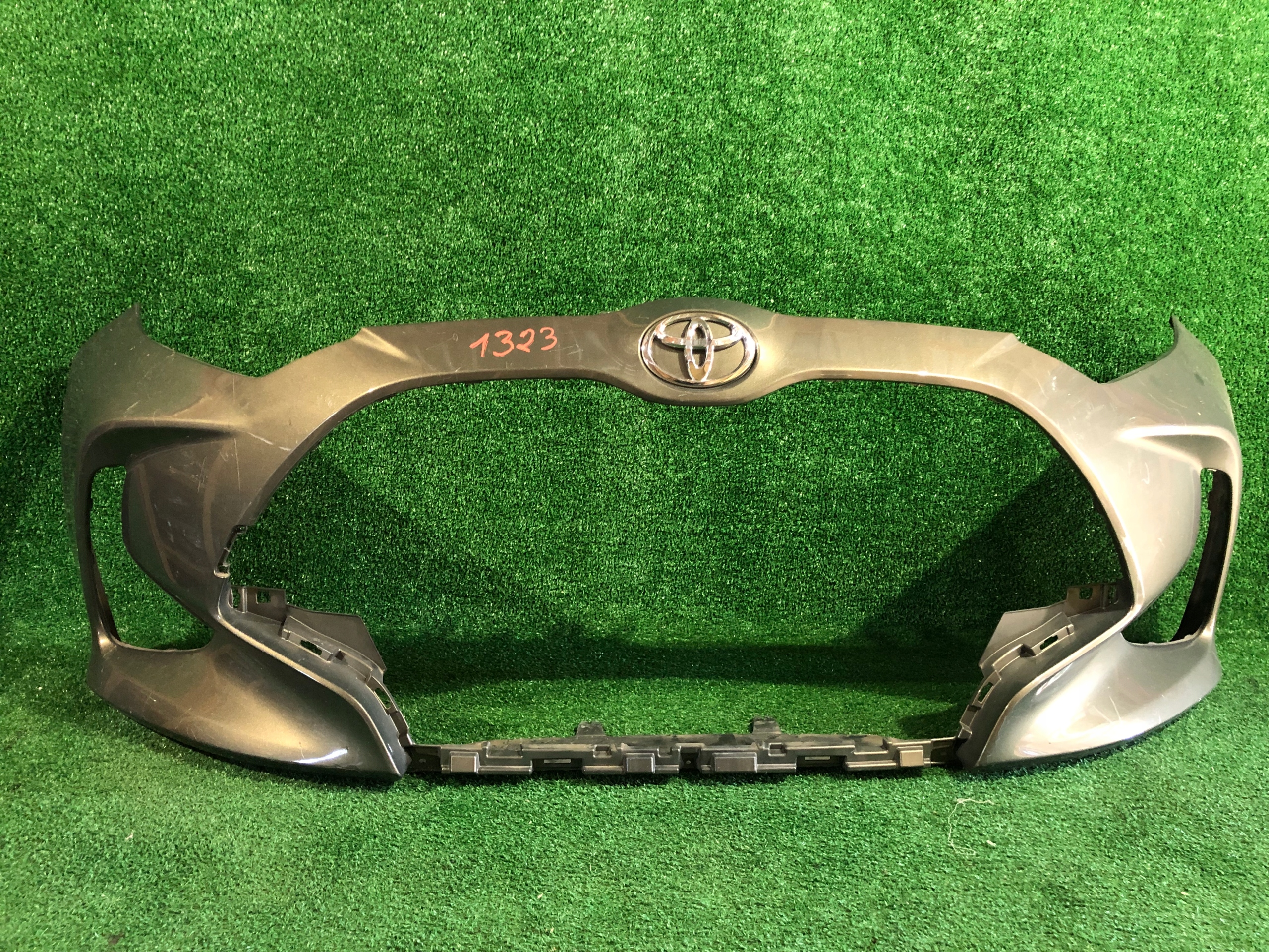 front bumper front TOYOTA YARIS IV 4 without PDC