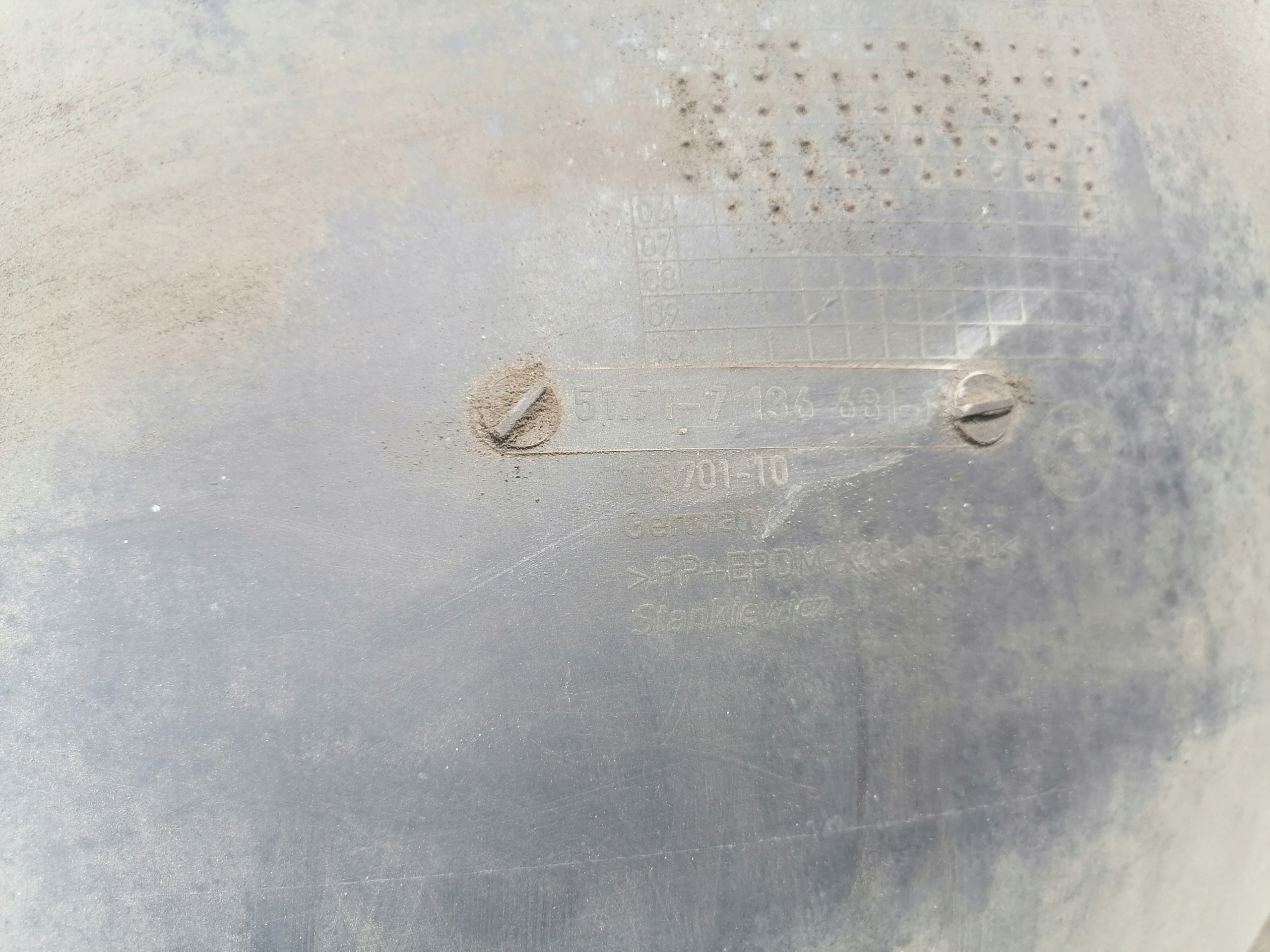 mudguard left rear part BMW E66 E65 7136681
