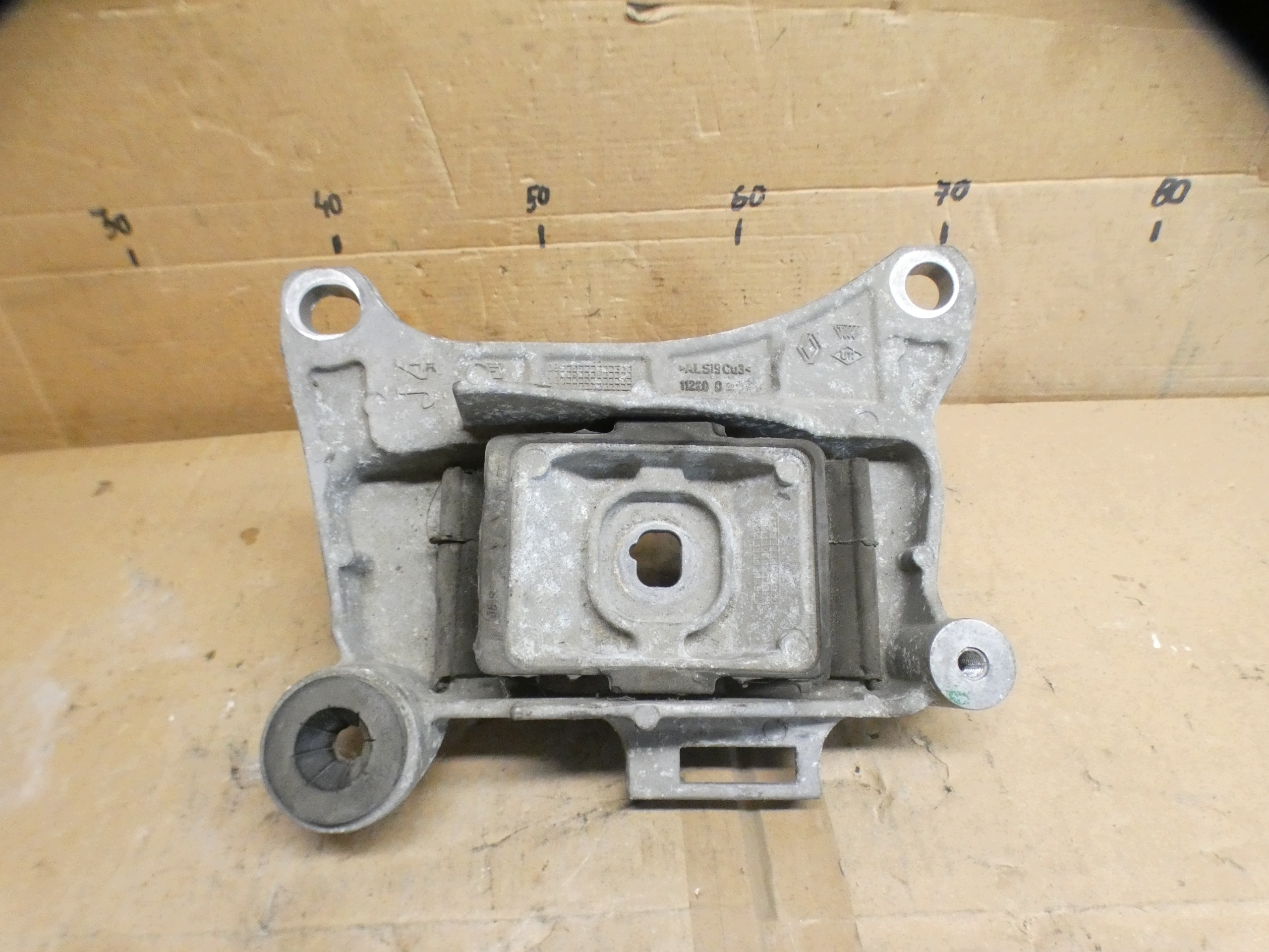RENAULT MEGANE III 2.0 DCI holder engine mount left front front