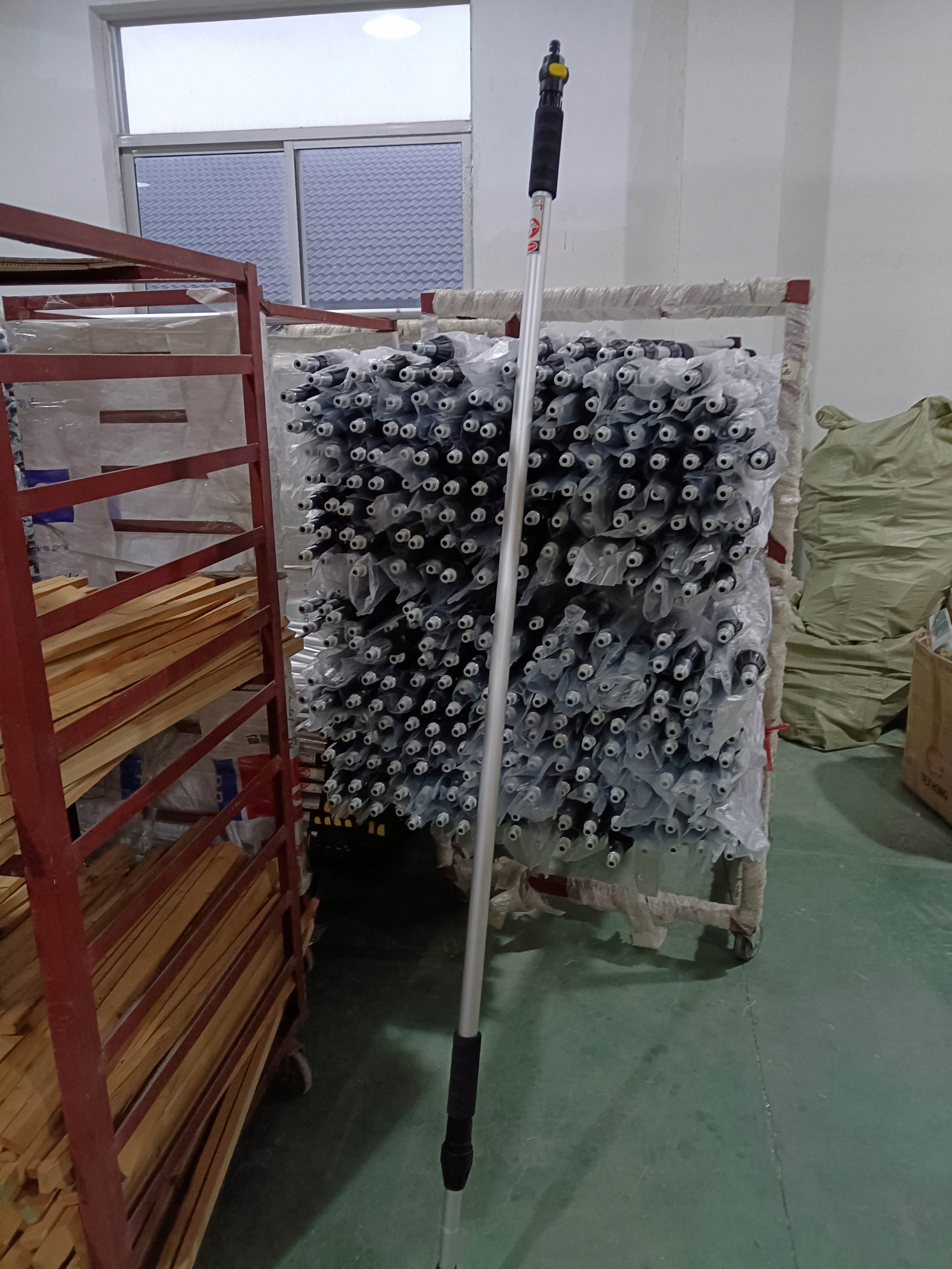 ZESTAW SZCZOTKA TELESKOPOWA DO MYCIA PANELI FOTOWOLTAICZNYCH 5M 500CM Kod producenta 5905514788329