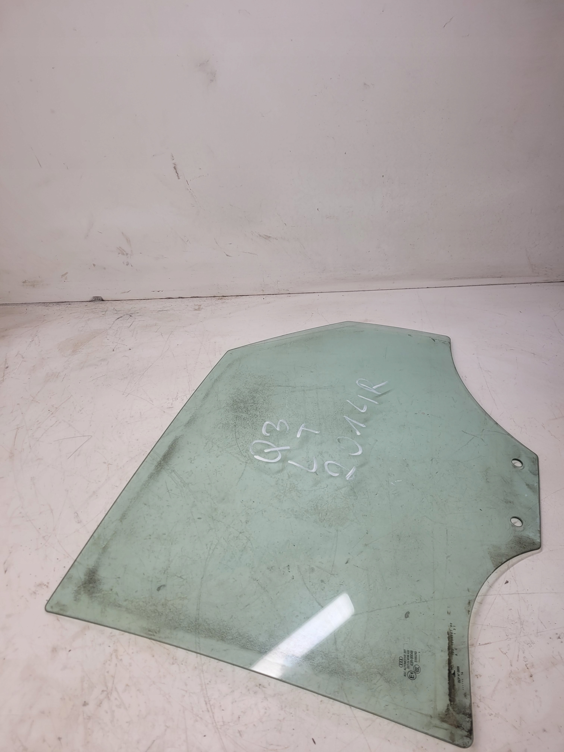 window door left rear part AUDI Q3 8U 2014R