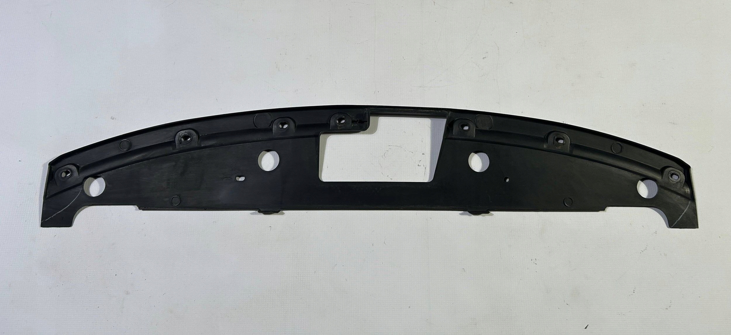 Horn kryt stěny předního chladiče Ford Explorer 2011
