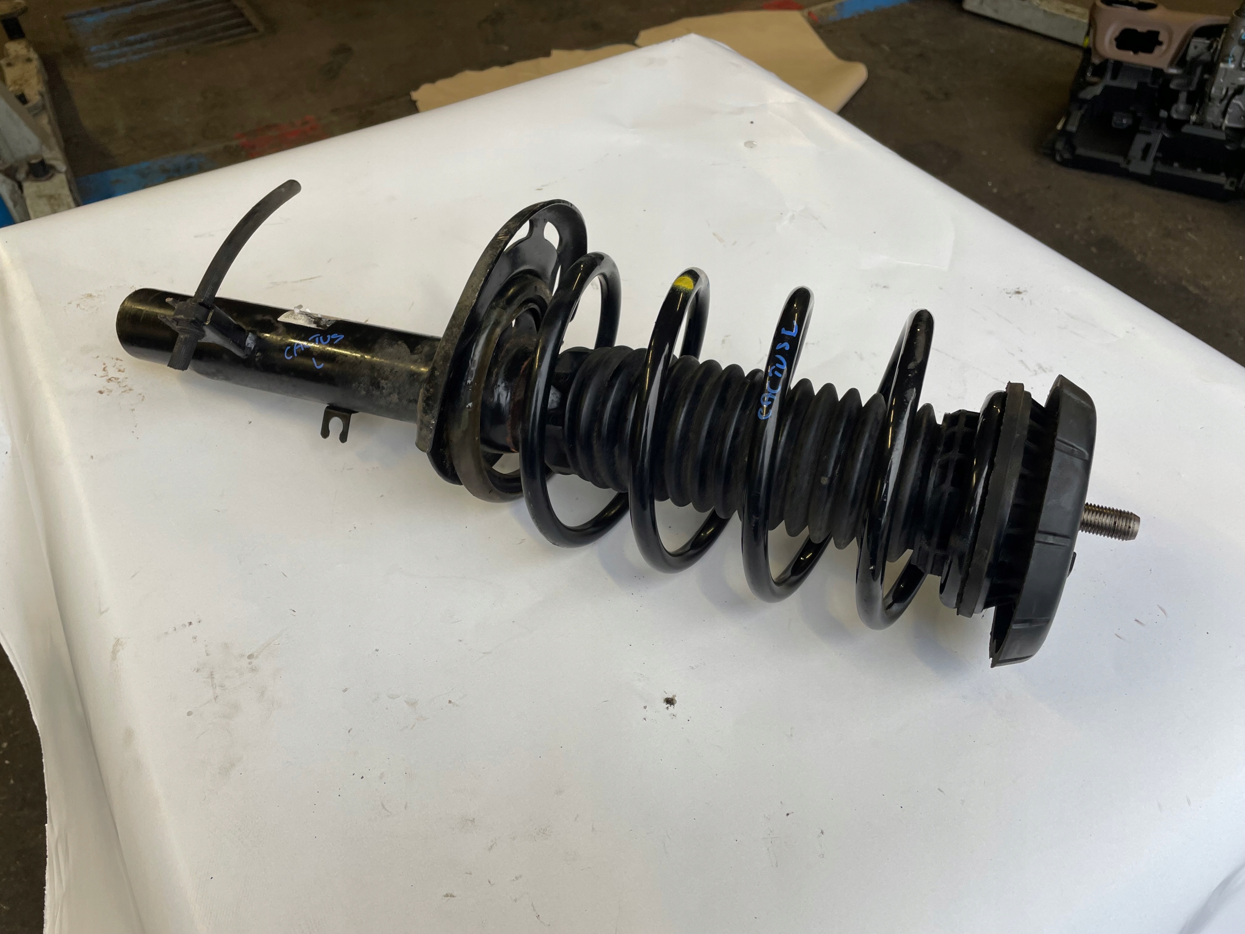 CITROEN C4 CACTUS 1.2 VTI shock absorber left front 9810705080