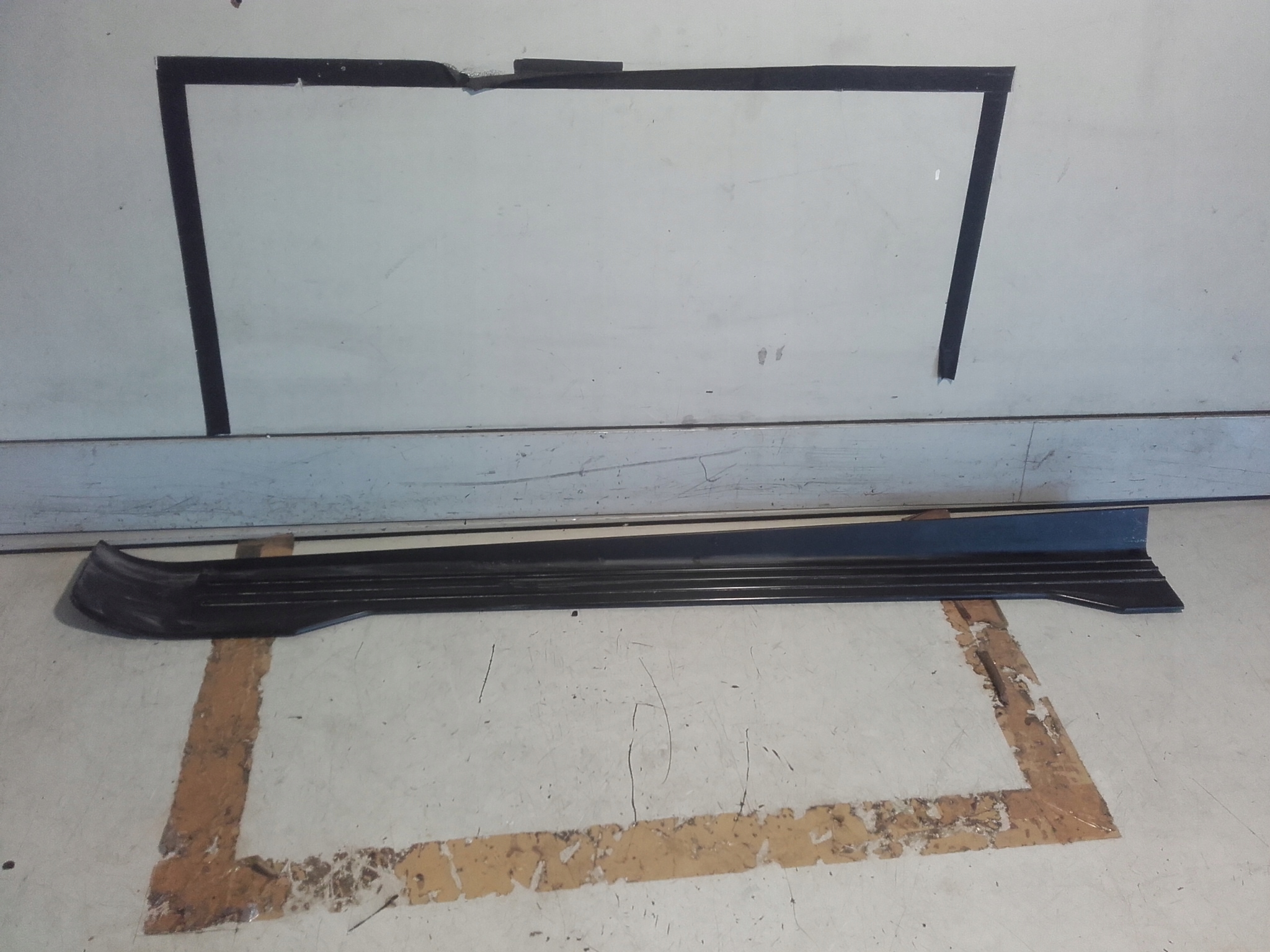 BMW 8 E31 LISTWA NAKŁADKA PROGOWA LEWA