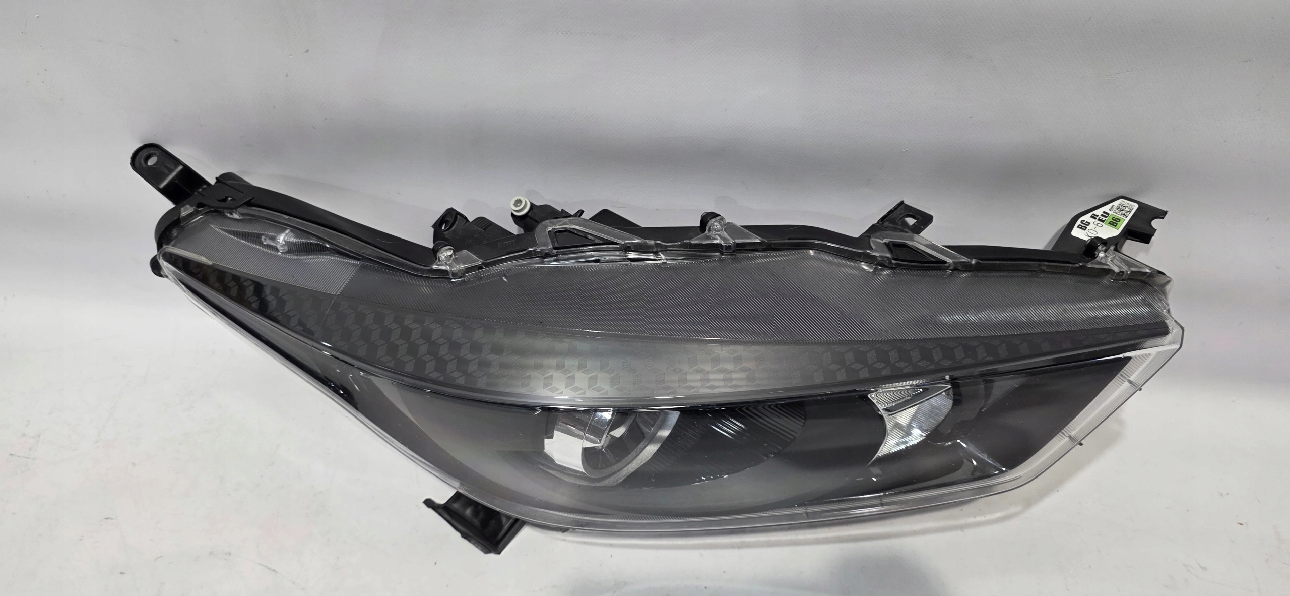 light right front lens TOYOTA YARIS IV 20- original K0-6EU
