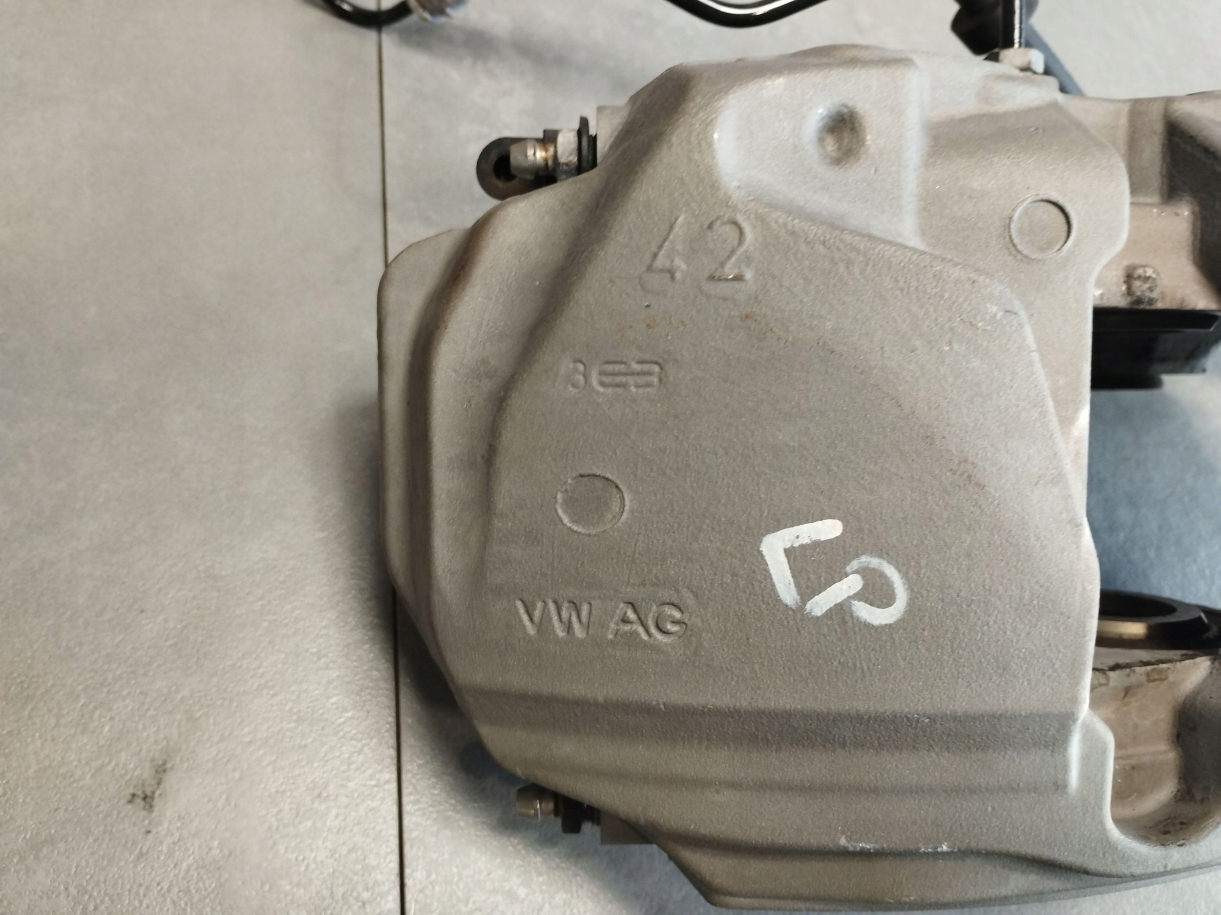 Audi A4 S4 B9 8W caliper brake left front 8W05FN