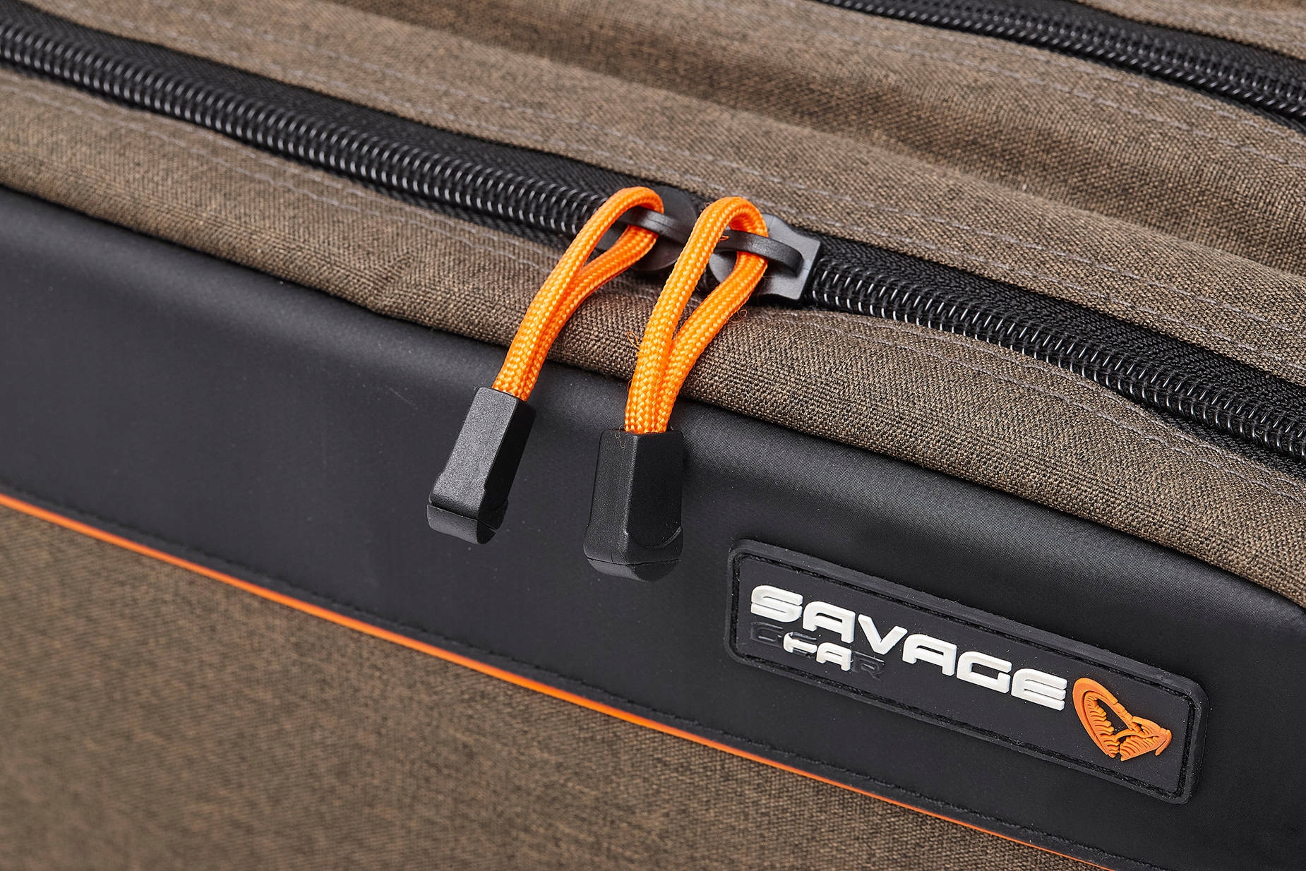 TORBA WĘDKARSKA SAVAGE GEAR SPECIALIST SLING Kolor srebrny