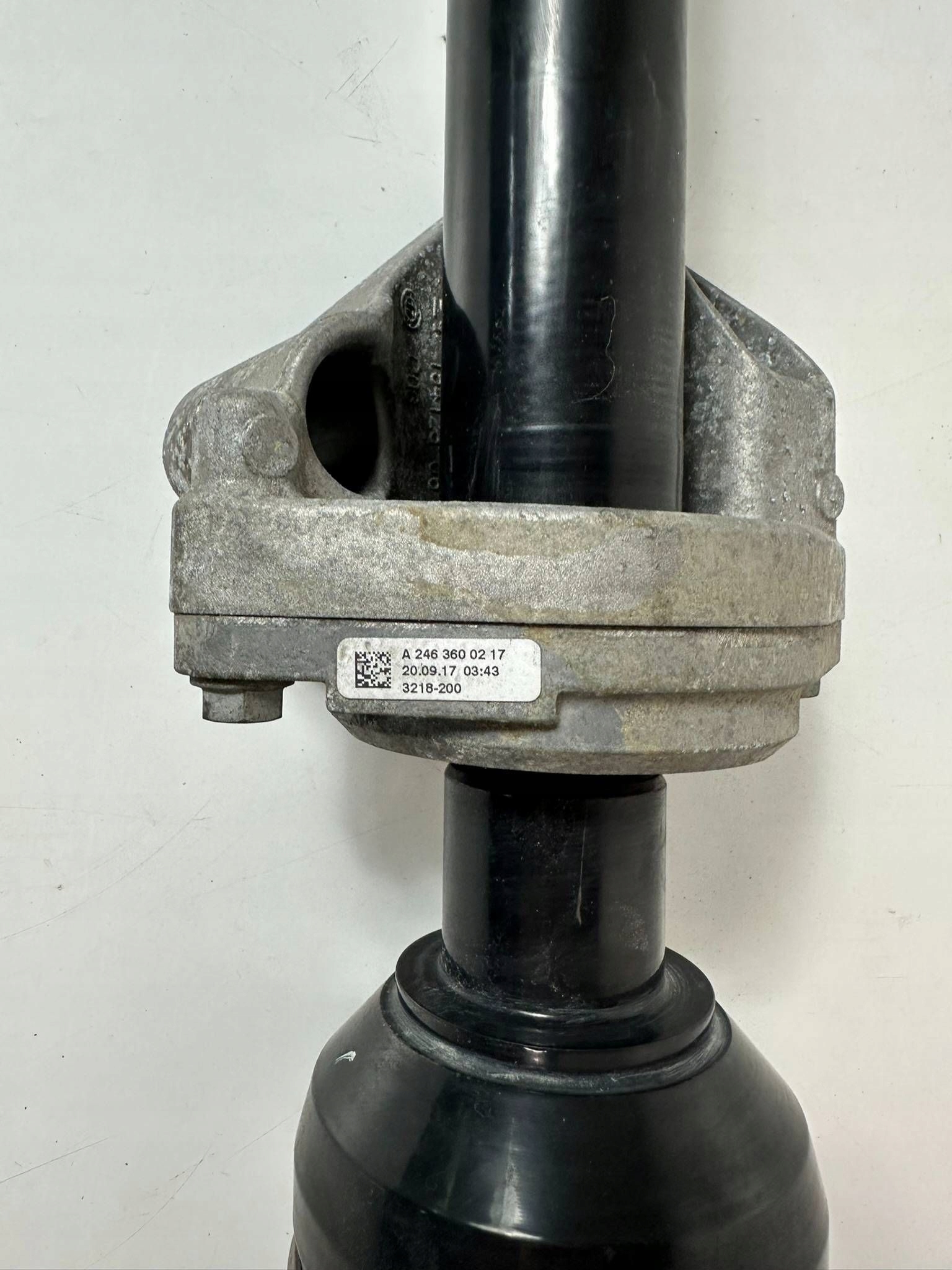 Mercedes GLA W156 1.5 D semi-axis front right A2463303101