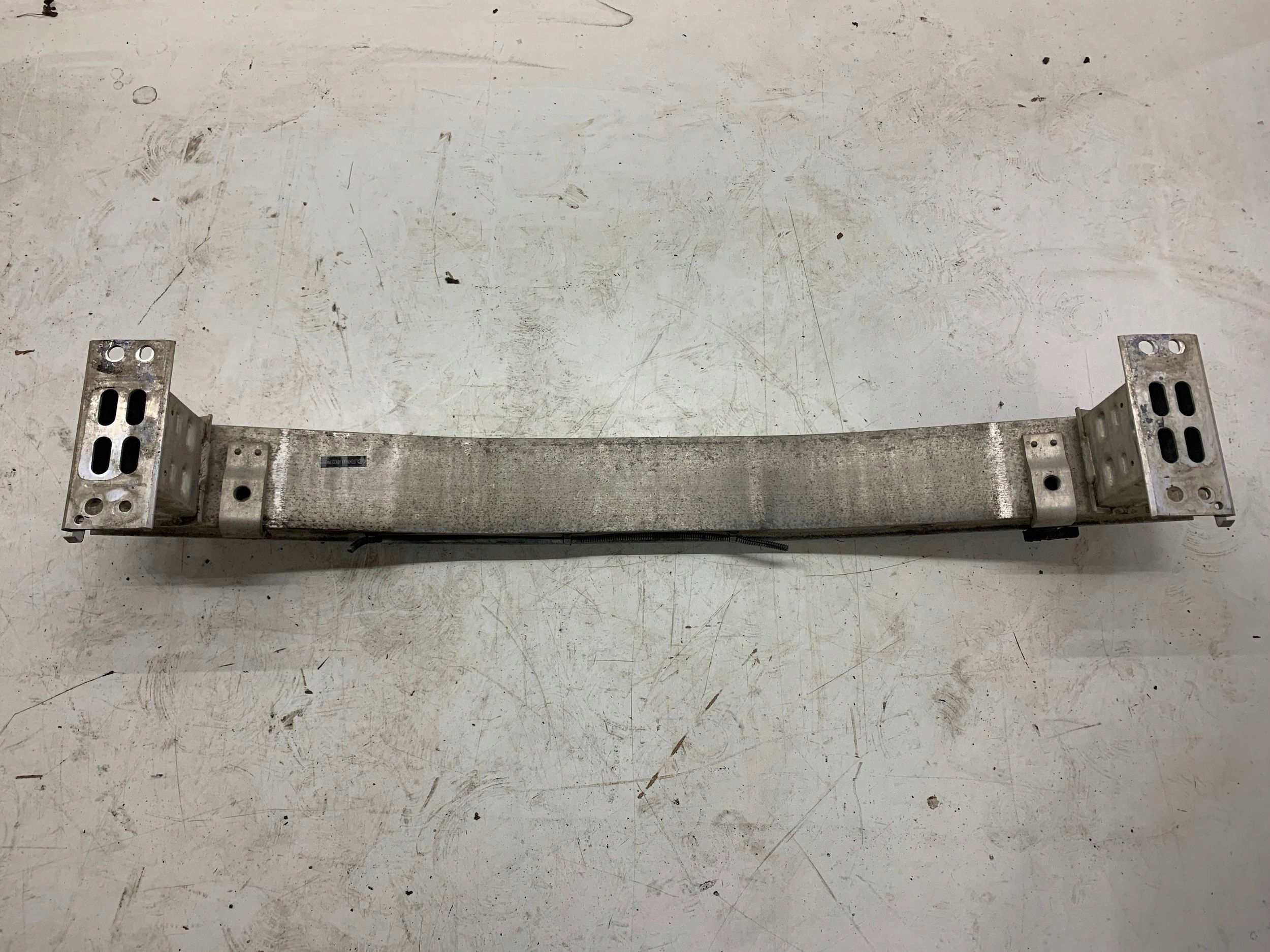 pillar front of a bumper TOYOTA PRIUS III (2009-2015) 1.8