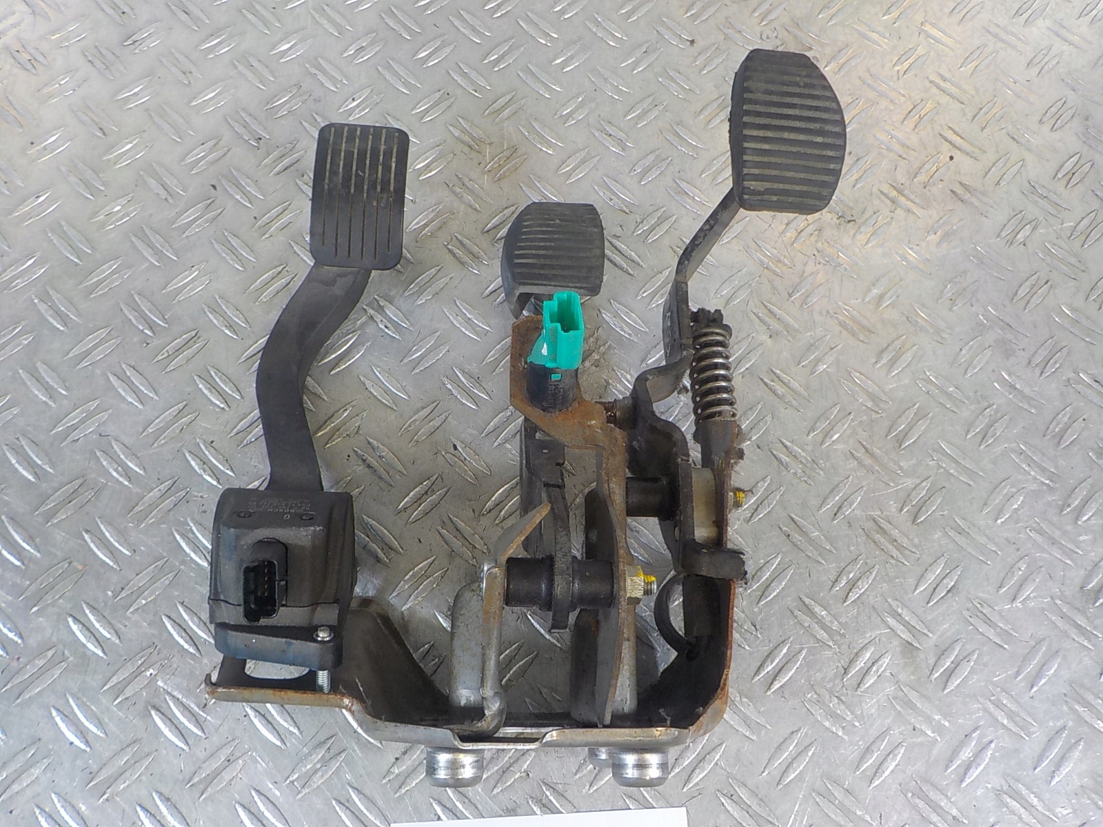 PEUGEOT PARTNER BERLIGNO 08-12 PEDAŁY KOMPLET