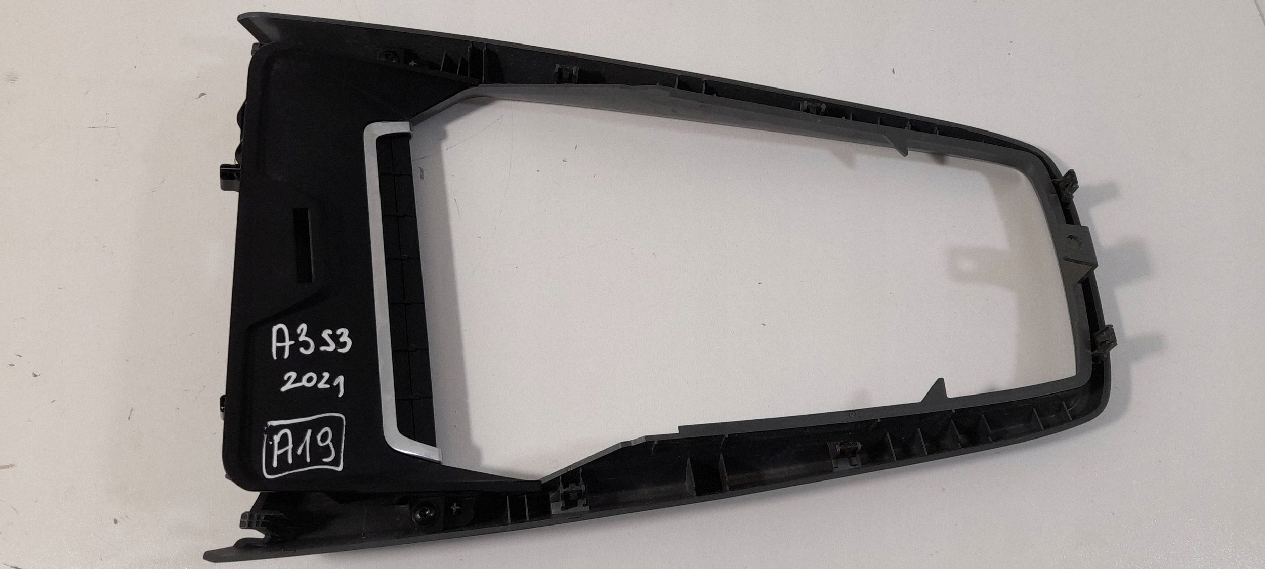 Audi A3 8Y Element Console Moyen 8Y1863969 (A19)