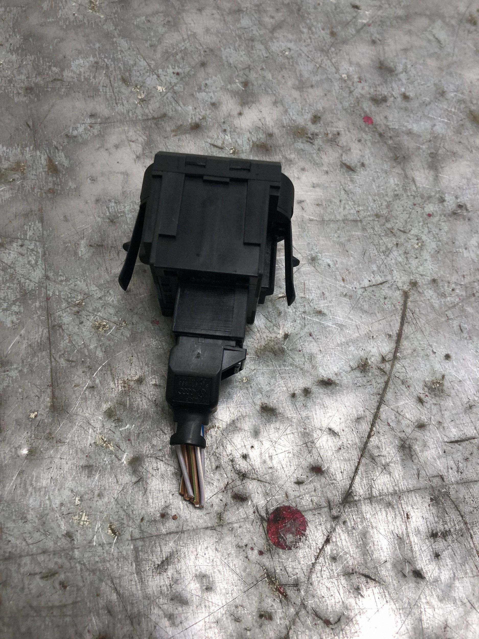 bouton REGULACJA feux VW GOLF VI KOMBI 5K0941333