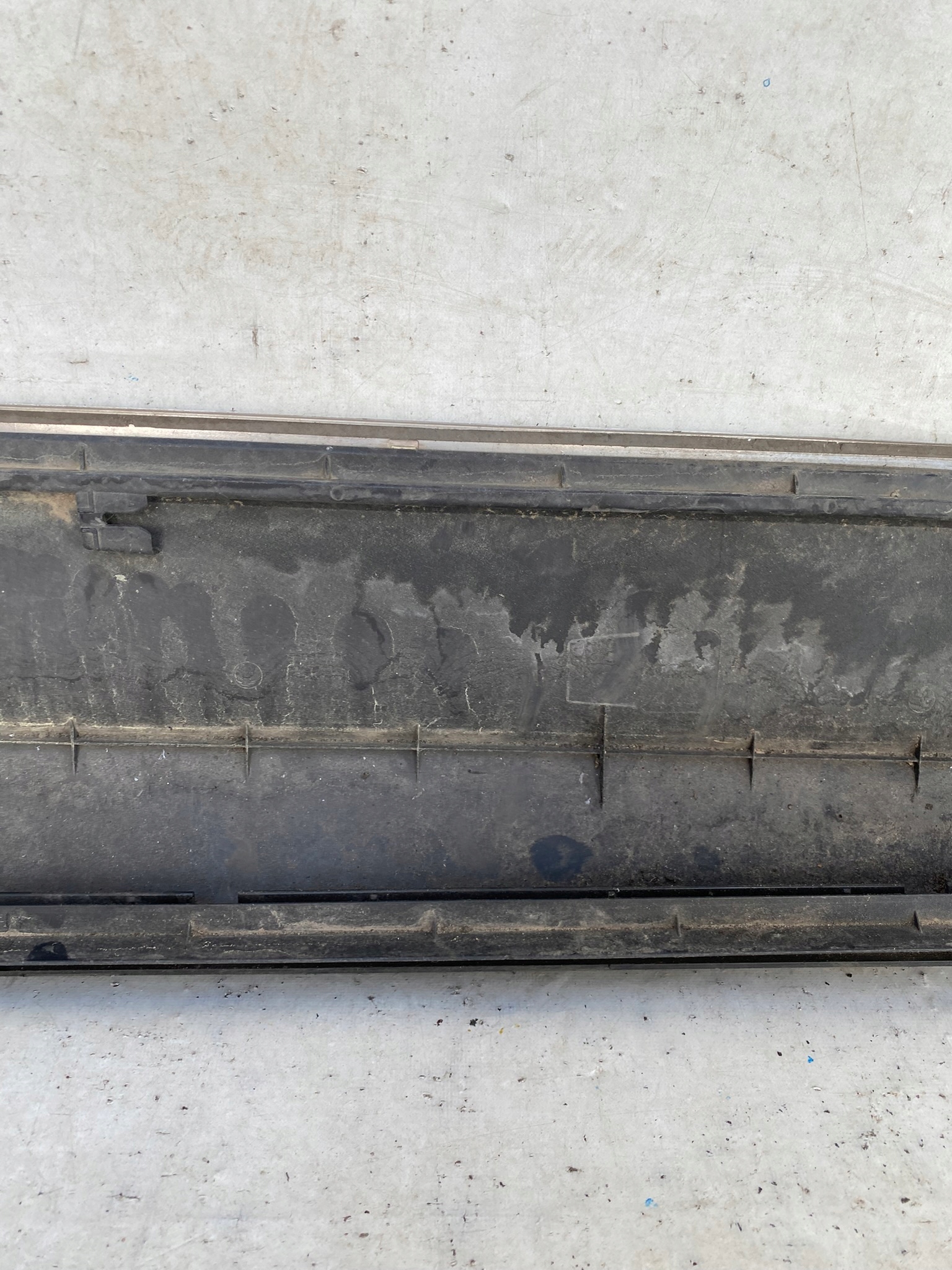 VW TIGUAN 2 II 16- left moulding door front 5NA854939N