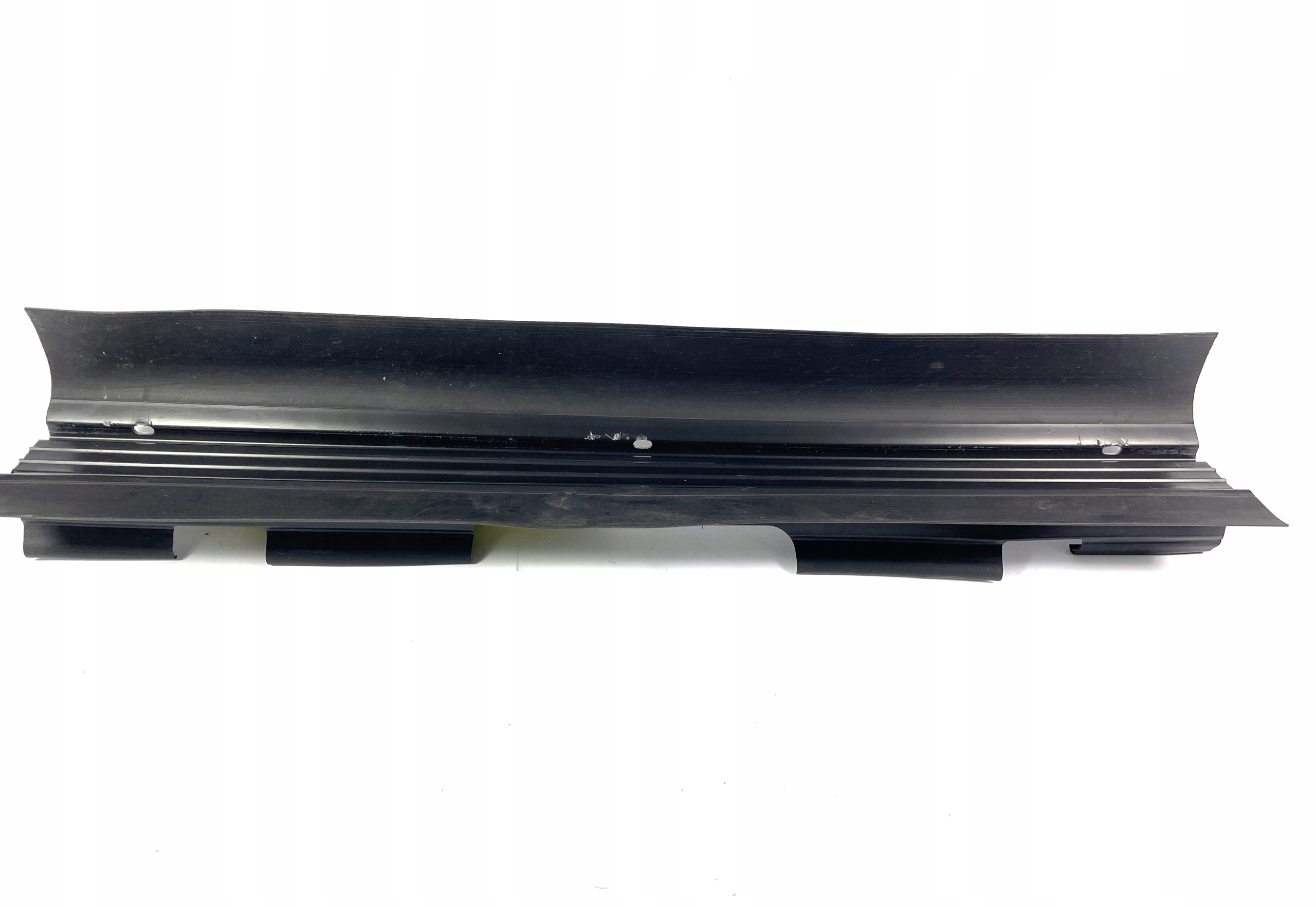 Dodge Challenger Charger Hellcat 2018+ upper moulding gasket radiator
