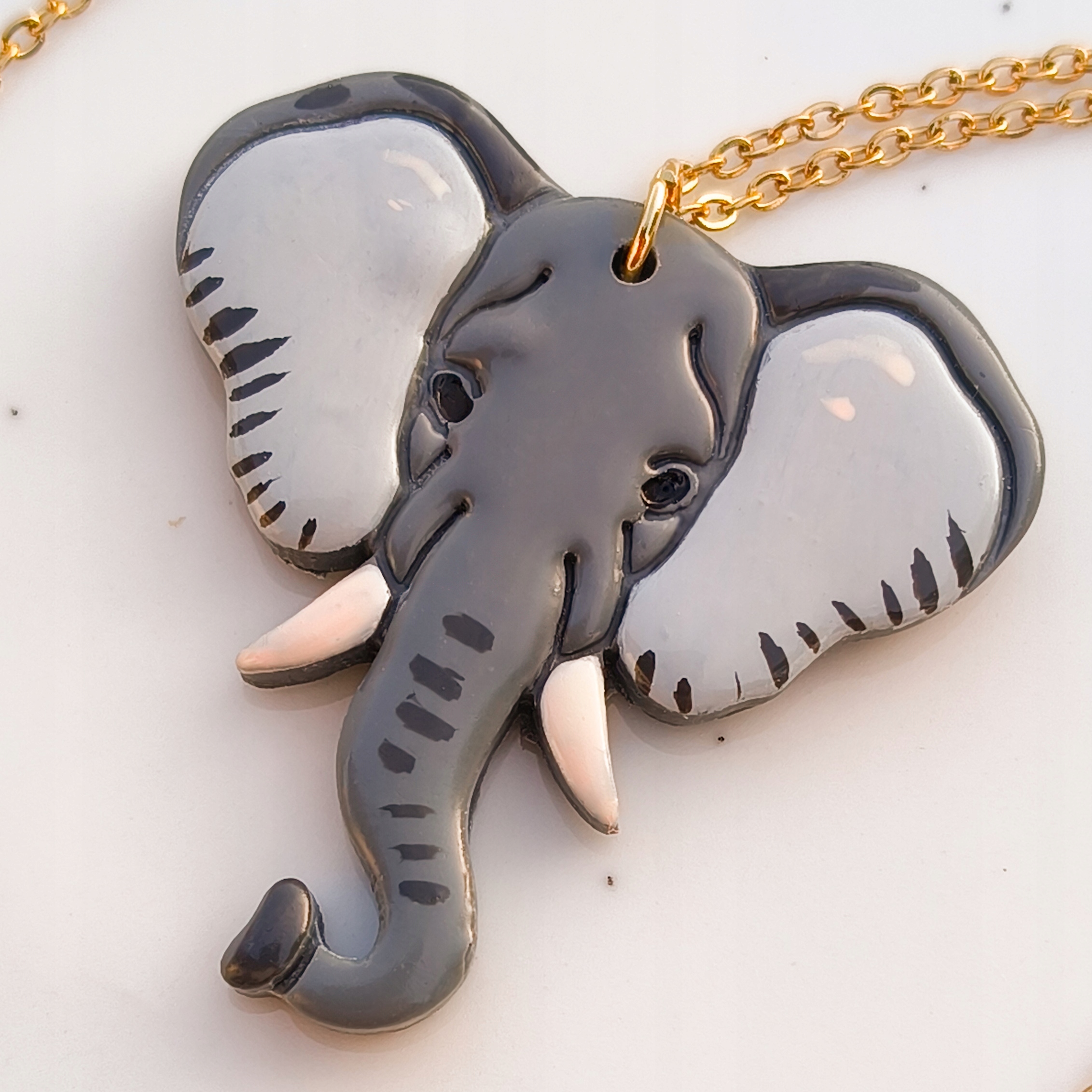 Náhrdelník se slonem, slon přívěsek, symbol síly a moudrosti, sloní amulet