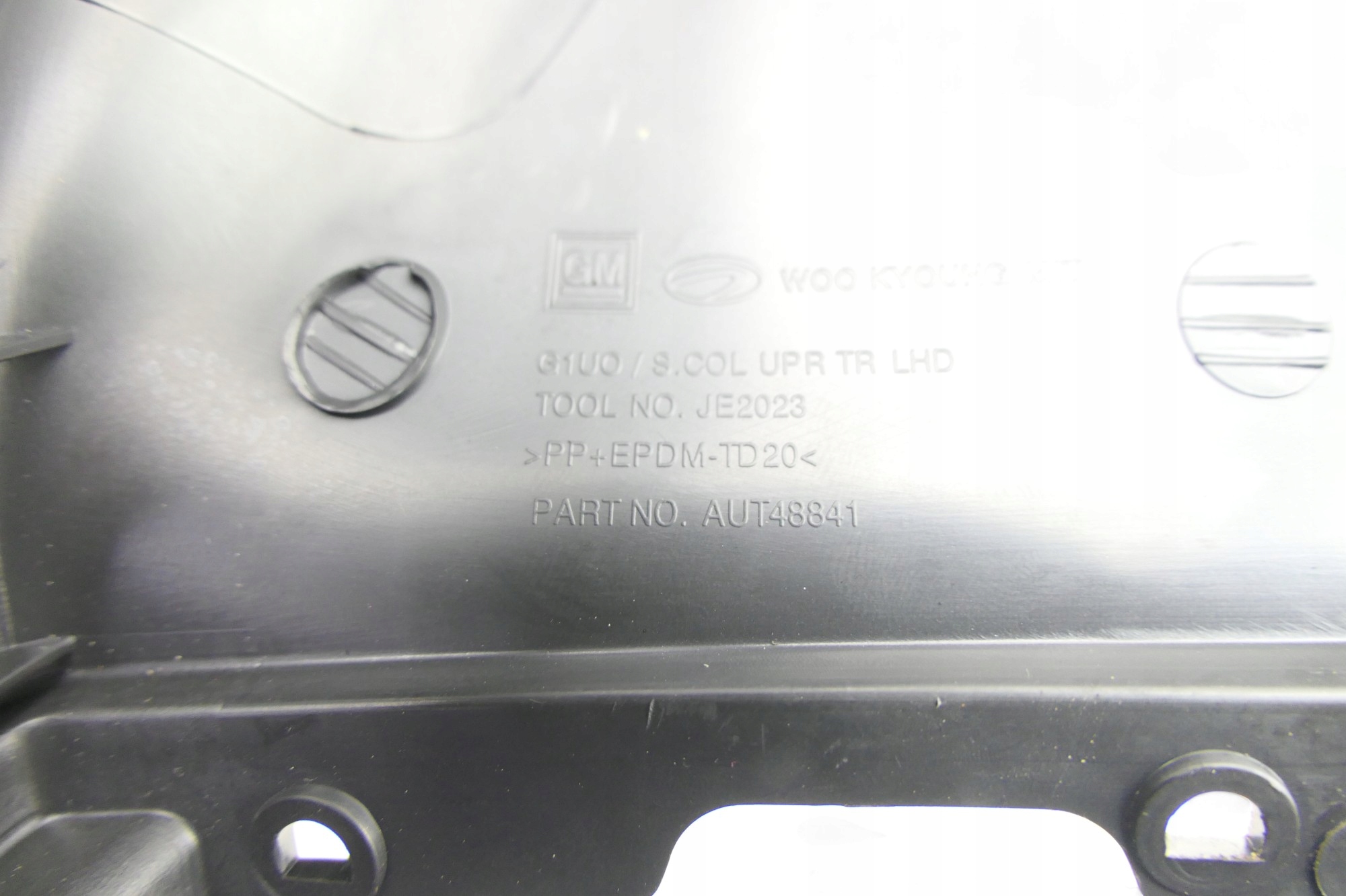 obal kryt volantu OPEL MOKKA a AUT48841