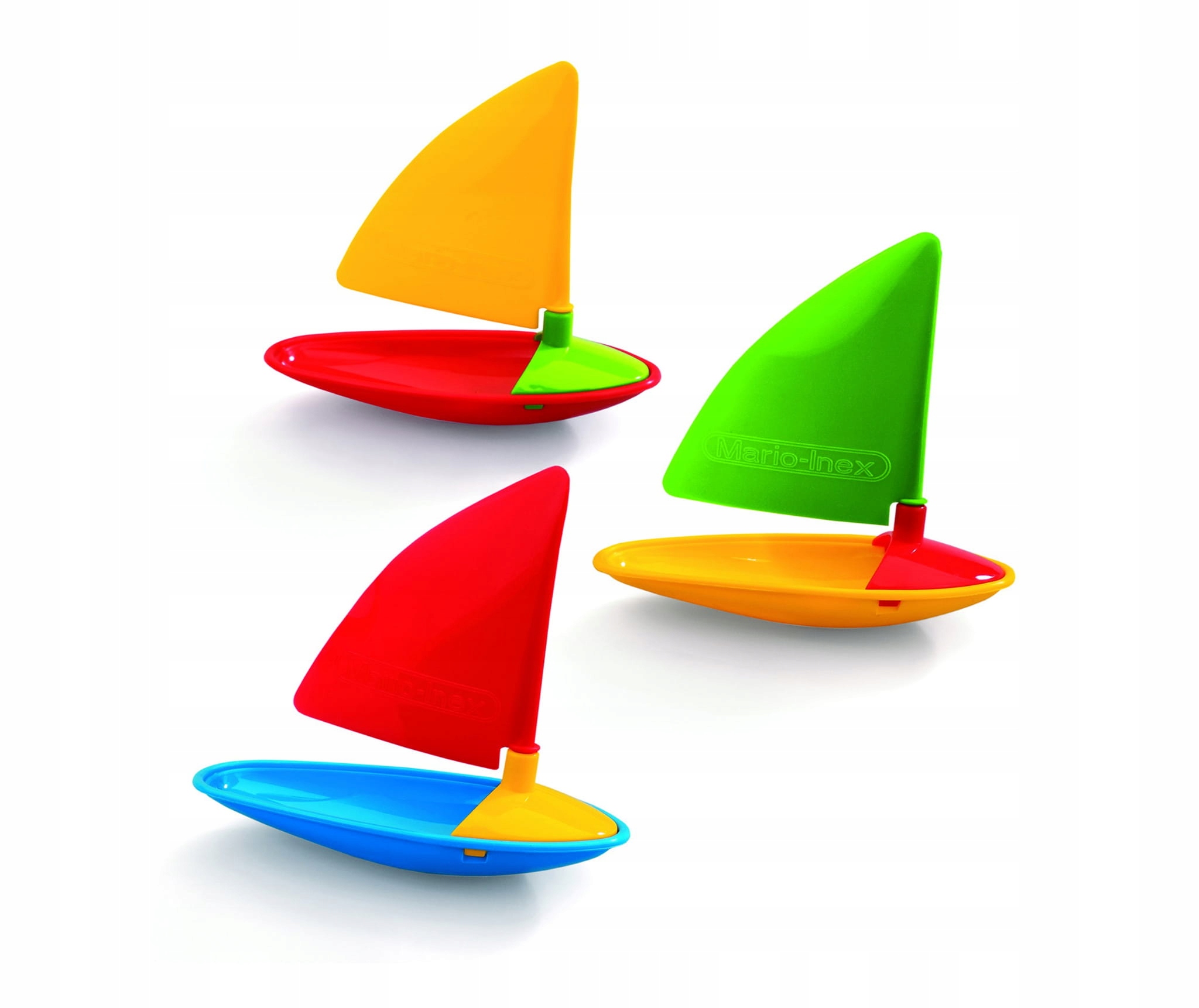 

Zestaw trzech łódek , żaglówek do piaskownicy