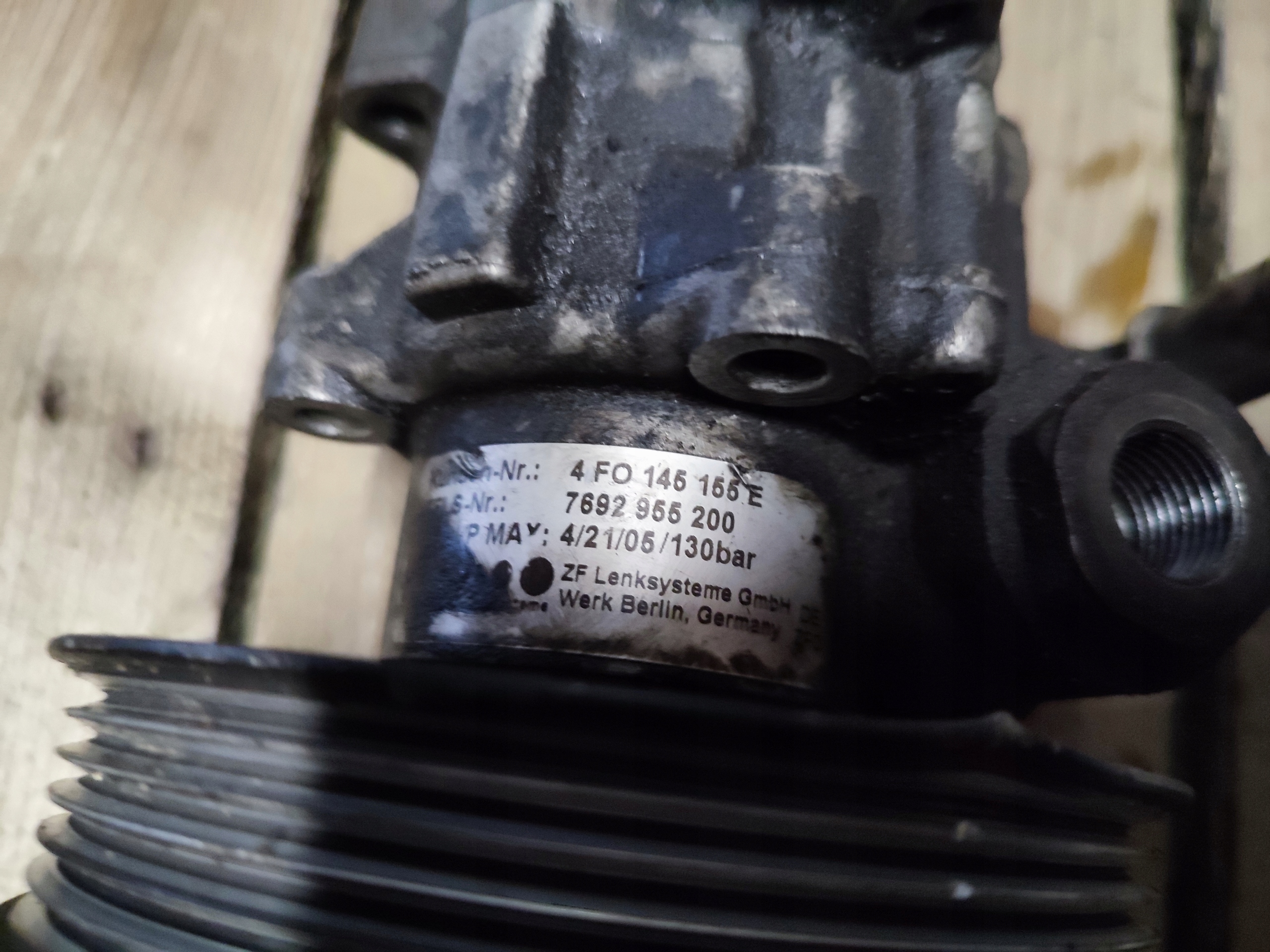 POMPE DIRECTION ASSISTÉE AUDI A6 C6 2.0 TDI 4F0145155E