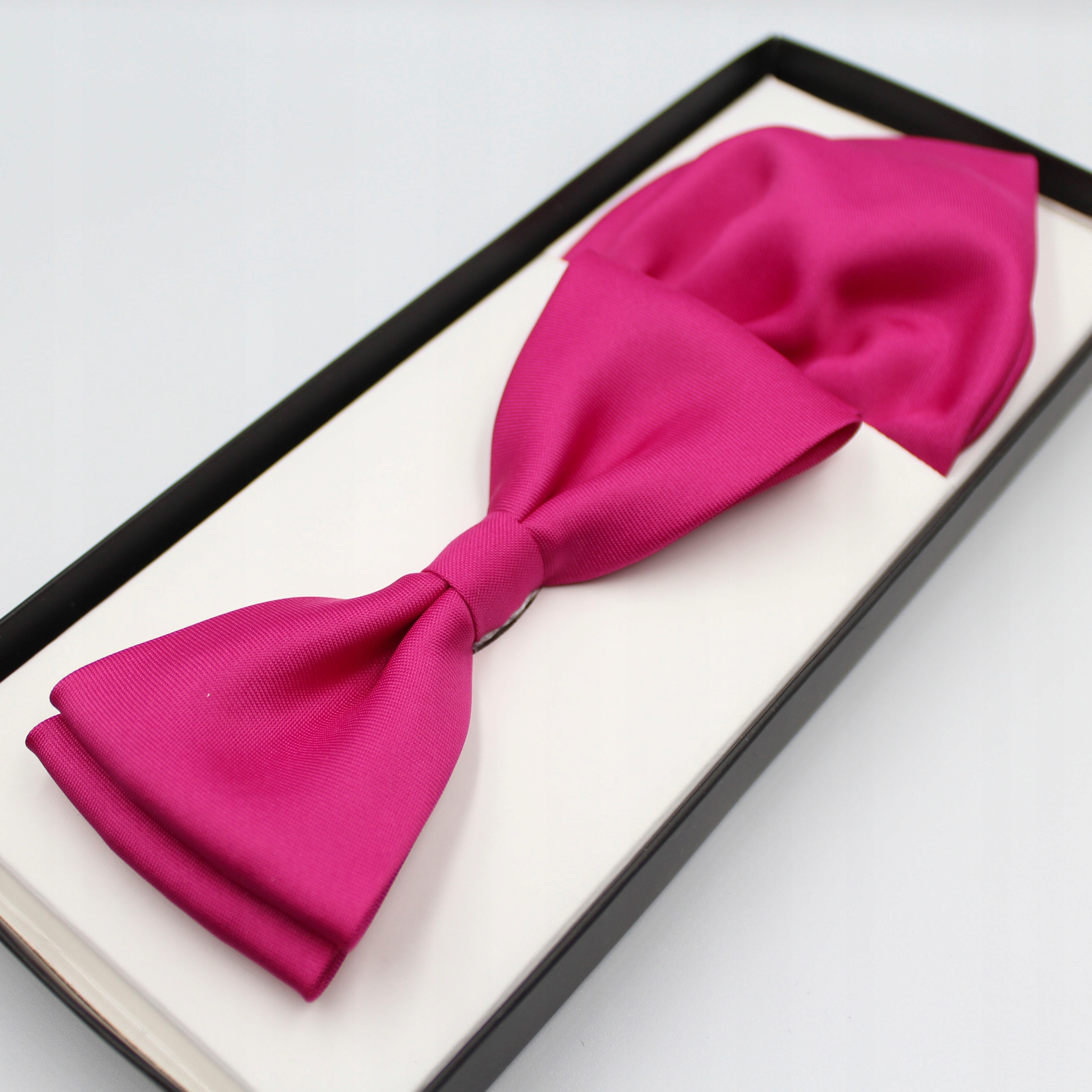 

Muszka Mucha Fuksja Różowa Do Garnituru