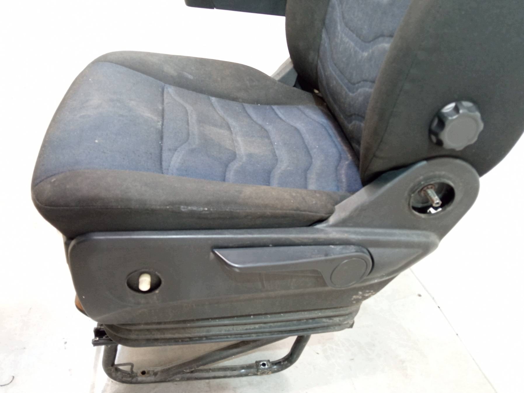 seats left front driver´s EU PNEUMATYCZNY VI Iveco Daily IV (2014- )