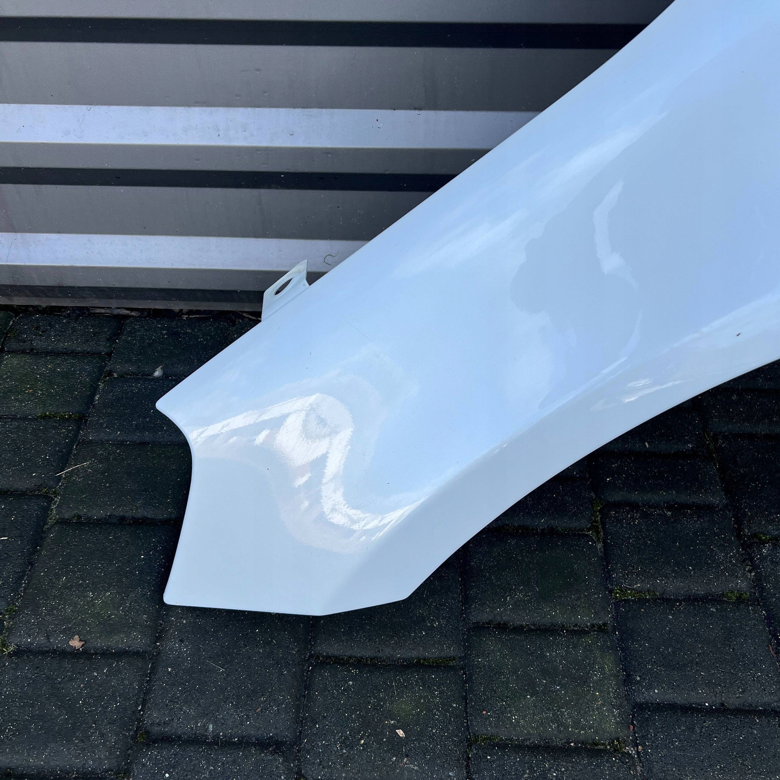 VOLVO XC60 I BŁOTNIK LEWY PRZÓD PRZEDNI 30762401 Typ samochodu Samochody osobowe