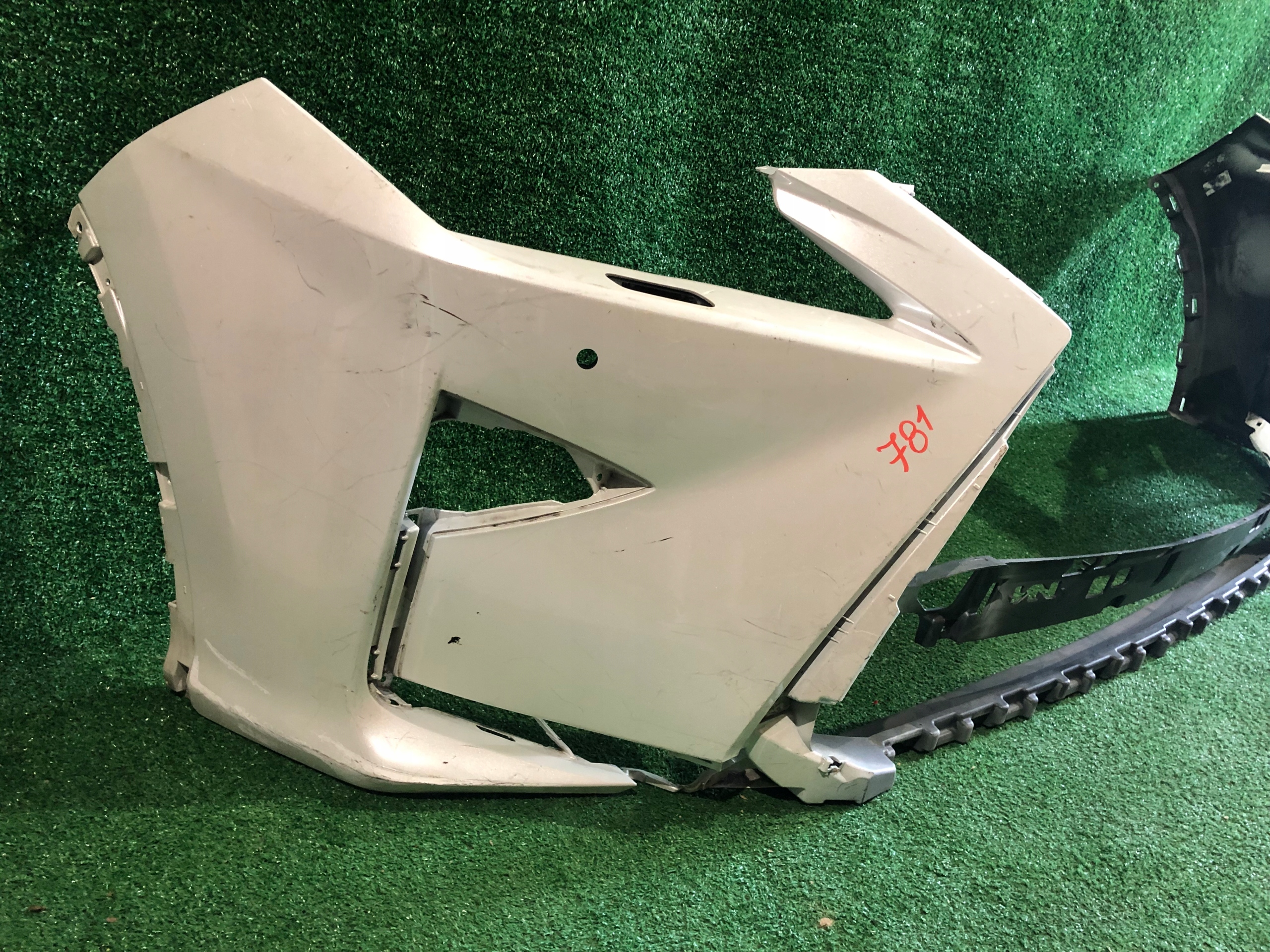 LEXUS RX IV 450H front bumper PDC washer