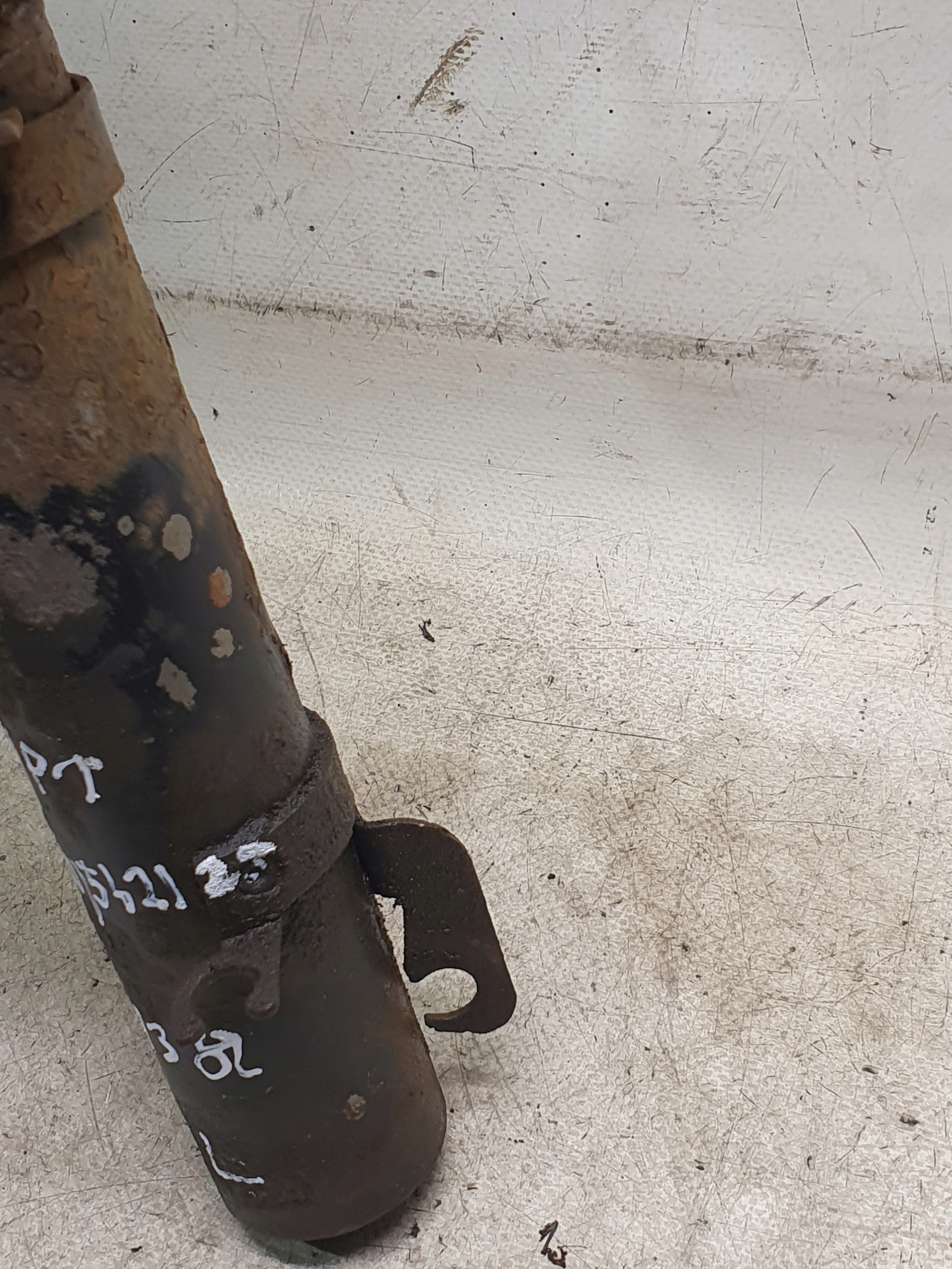 shock absorber left front 1J0413031R AUDI A3 8L 1.8 125KM 97r.