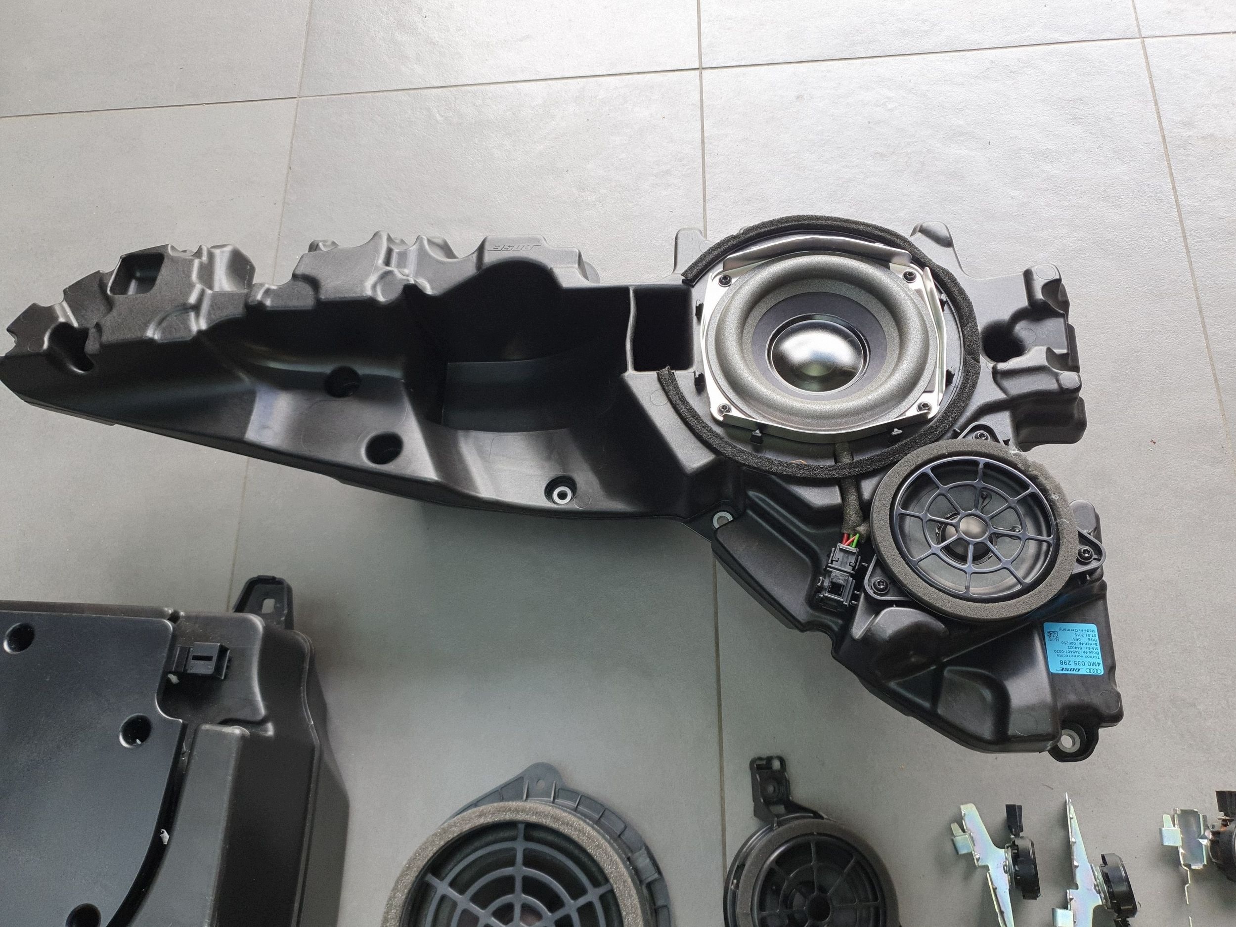 Audi Q7 4M running board audio speakers amplifier bose 4M0035223