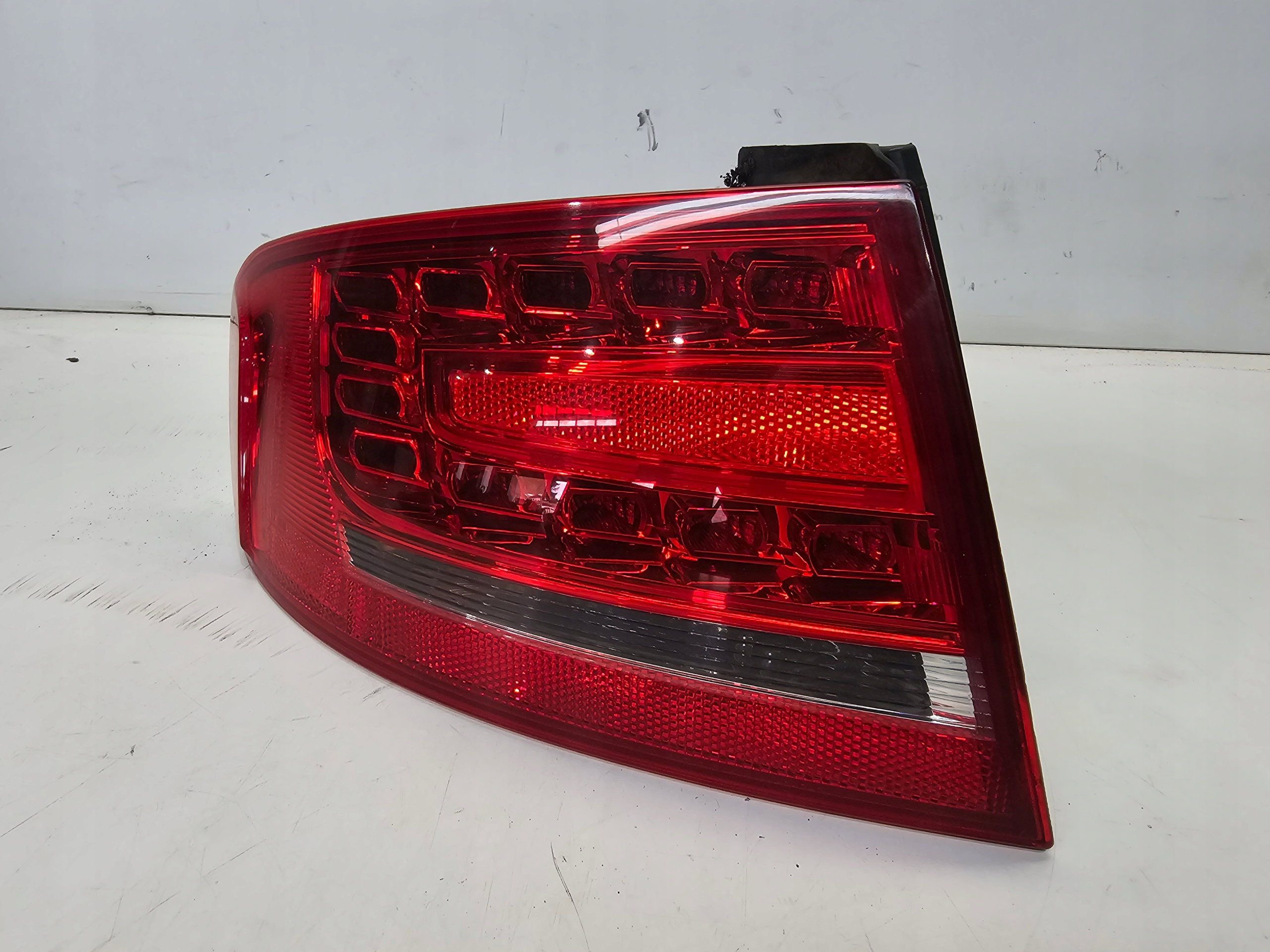 light left rear part W fender AUDI A4 B8 8K5945095K LED
