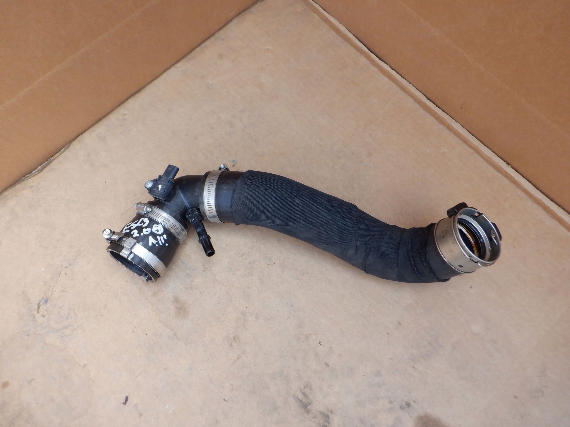 LX61-6F073-HA - ВОЗДУШНЫЙ ШЛАНГ FORD ESCAPE MK4 2.0 ECOBOOST