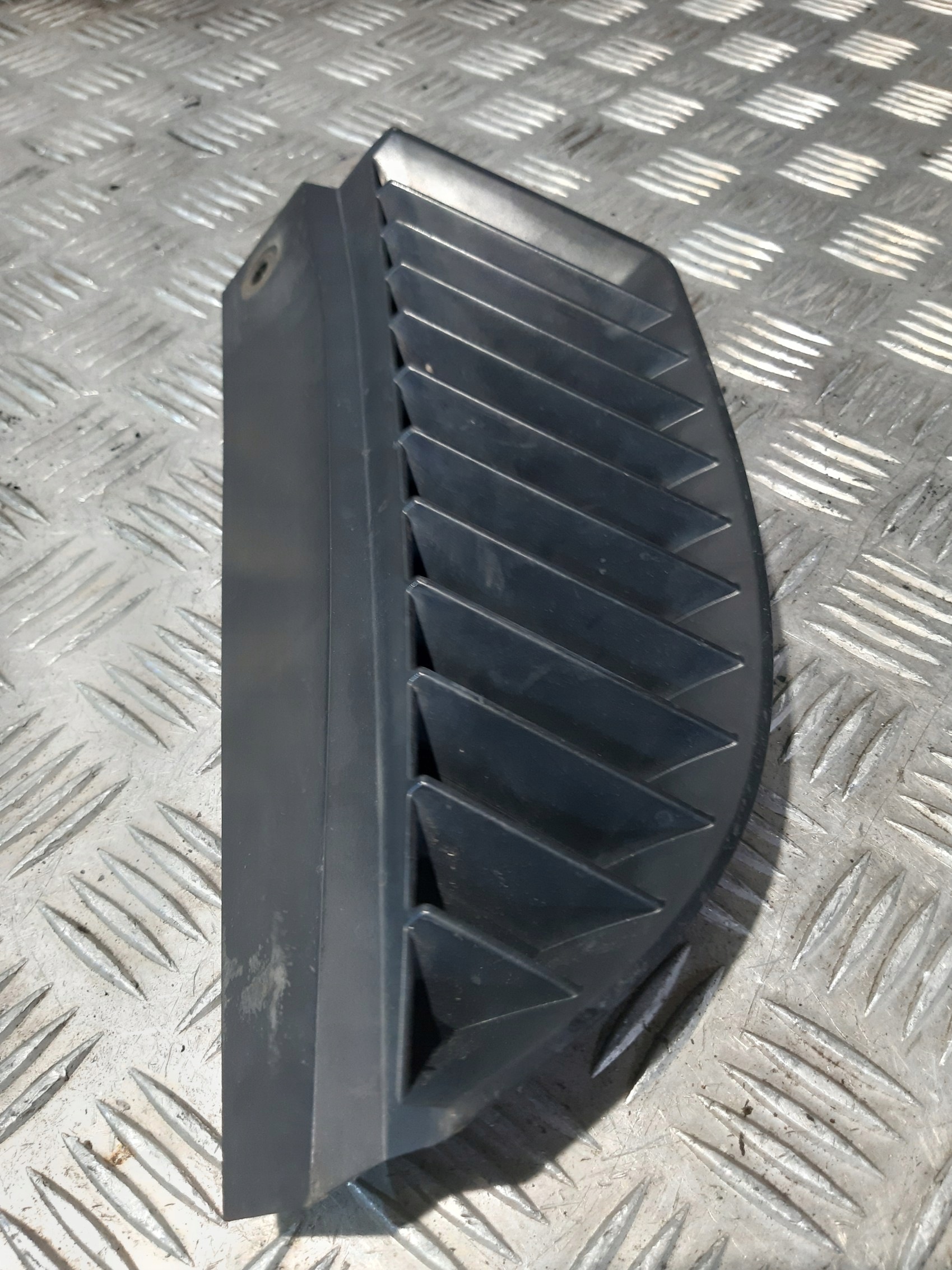 grill grille right MITSUBISHI COLT VI 04-07 MN127774