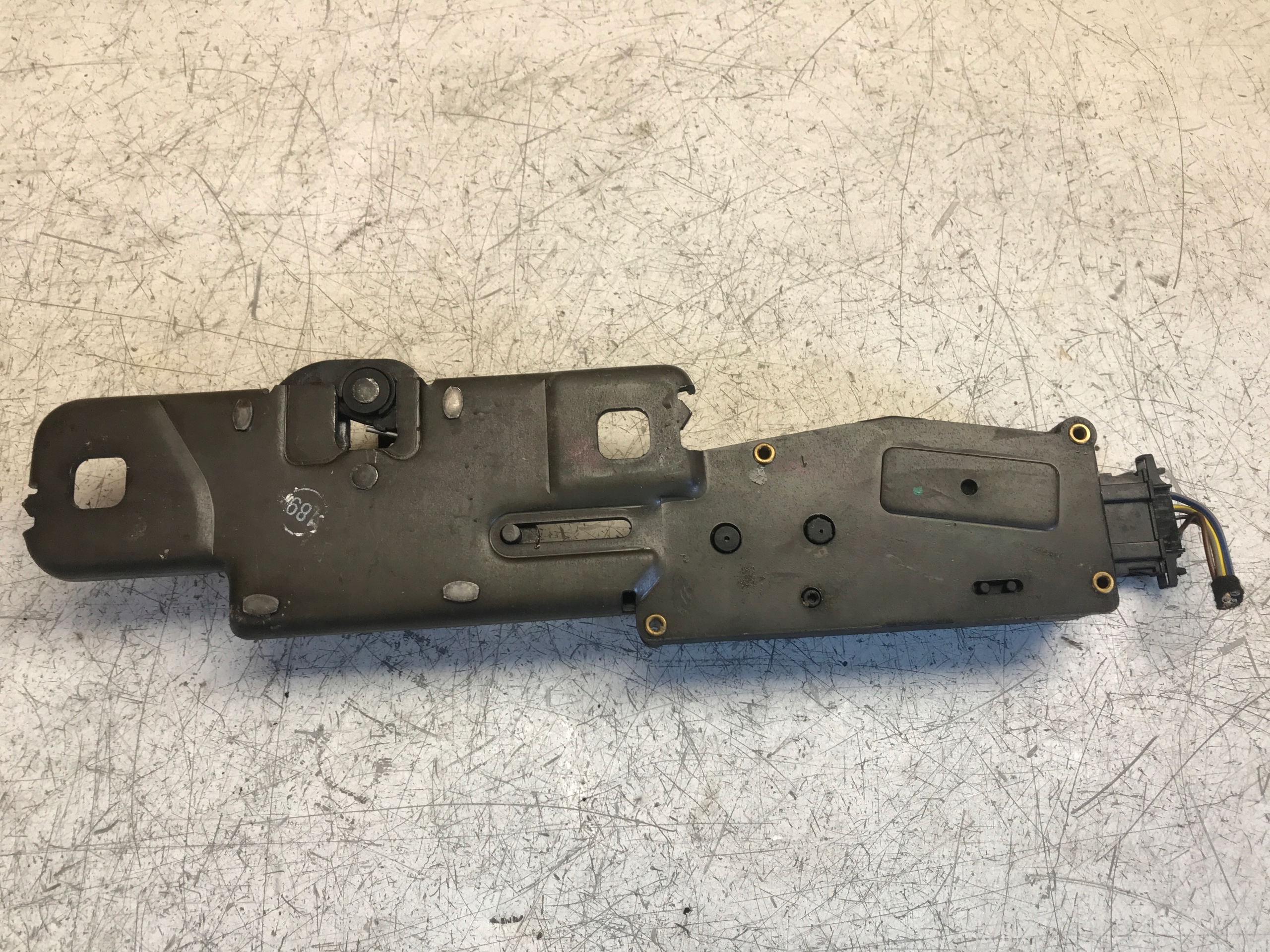 lock DOCIAG bonnet AUDI A4 B8 A6 C6 4F9827383D