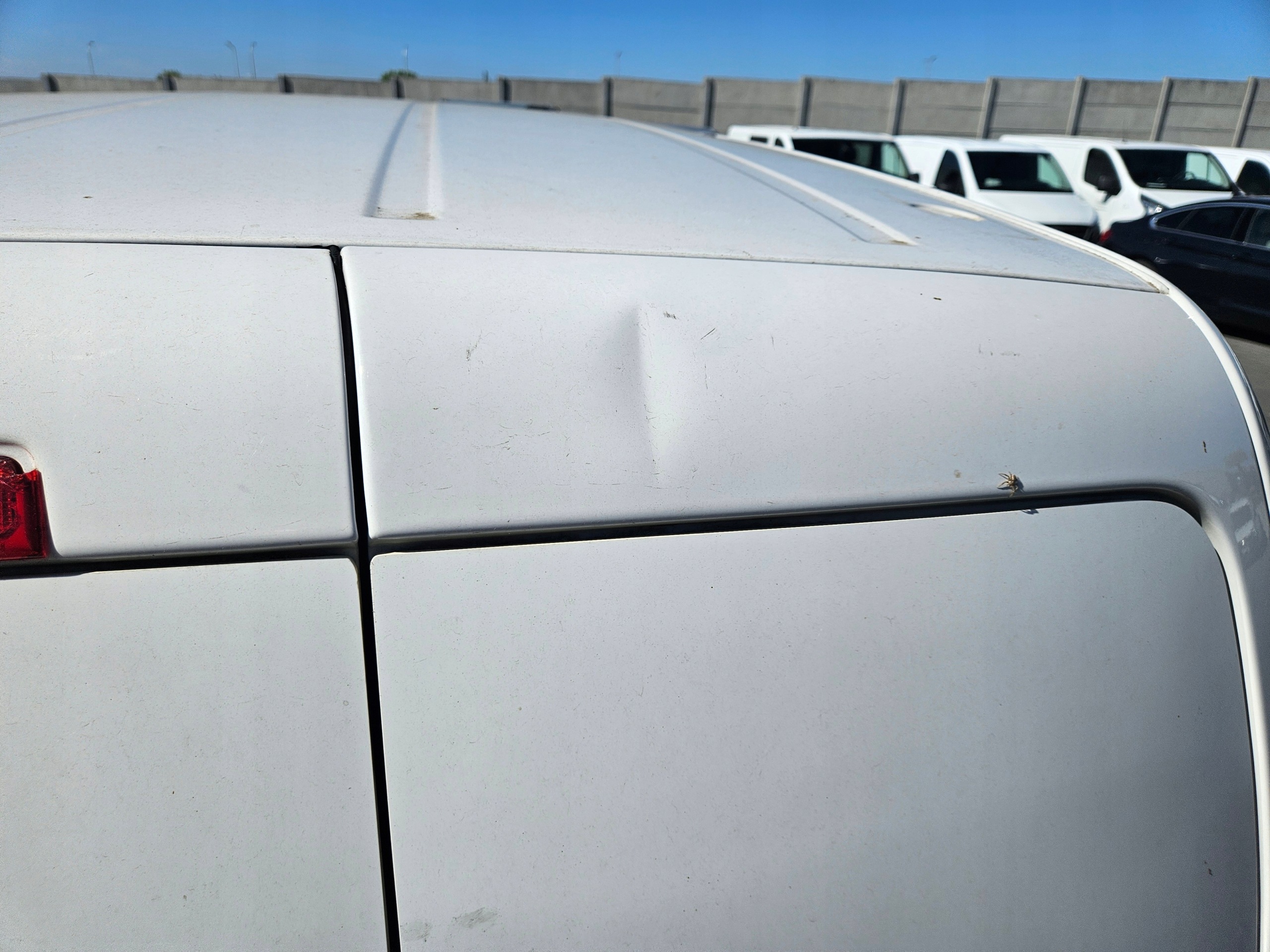 Volkswagen Caddy 2K5 Tür heck komplet Farbe LB9A