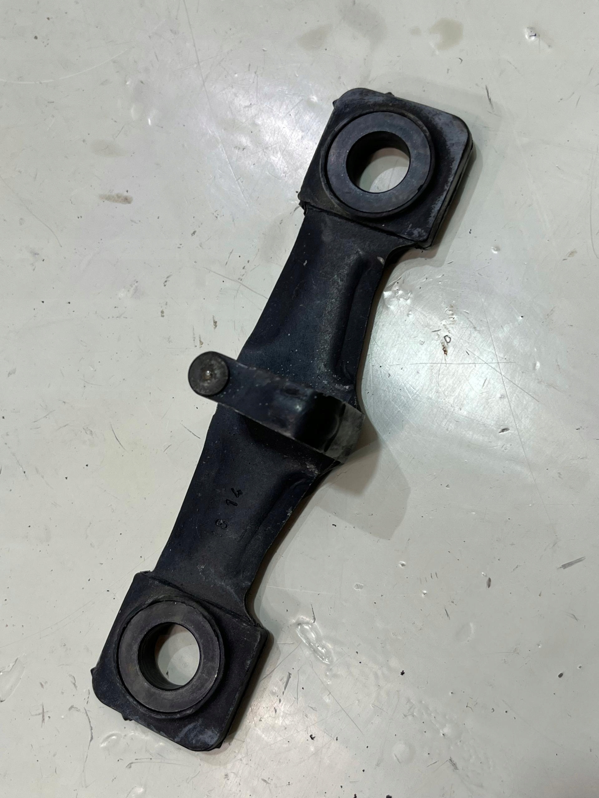 Болт крышки багажника AUDI A3 8V 8V0827507E