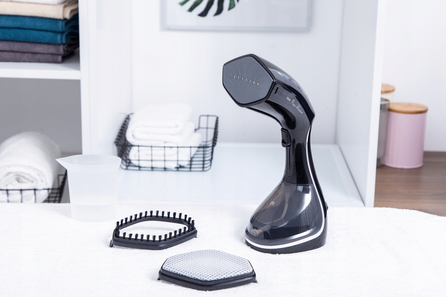 Steamer do ubrań Beko STM4116B 1600 W Model STM4116B