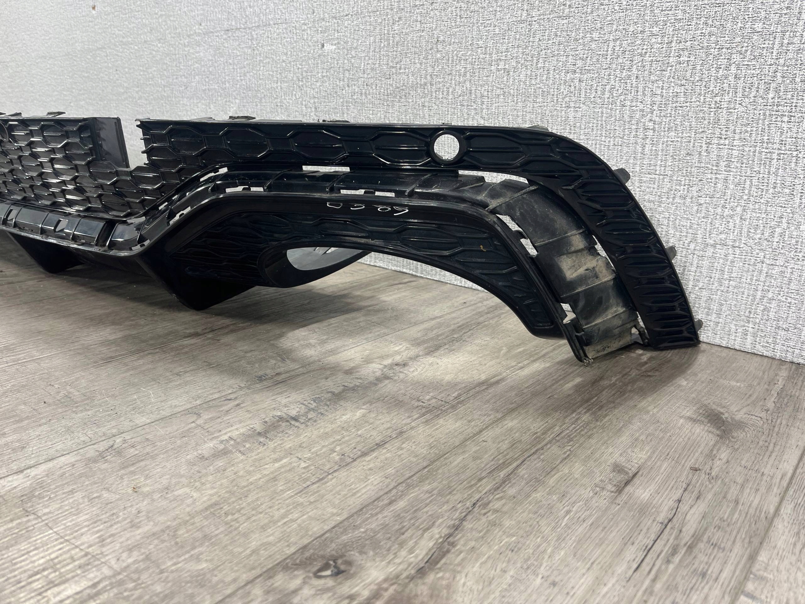 AUDI Q8 RS RSQ8 2019-> SPOILER stoßstange heck 4M8807568F