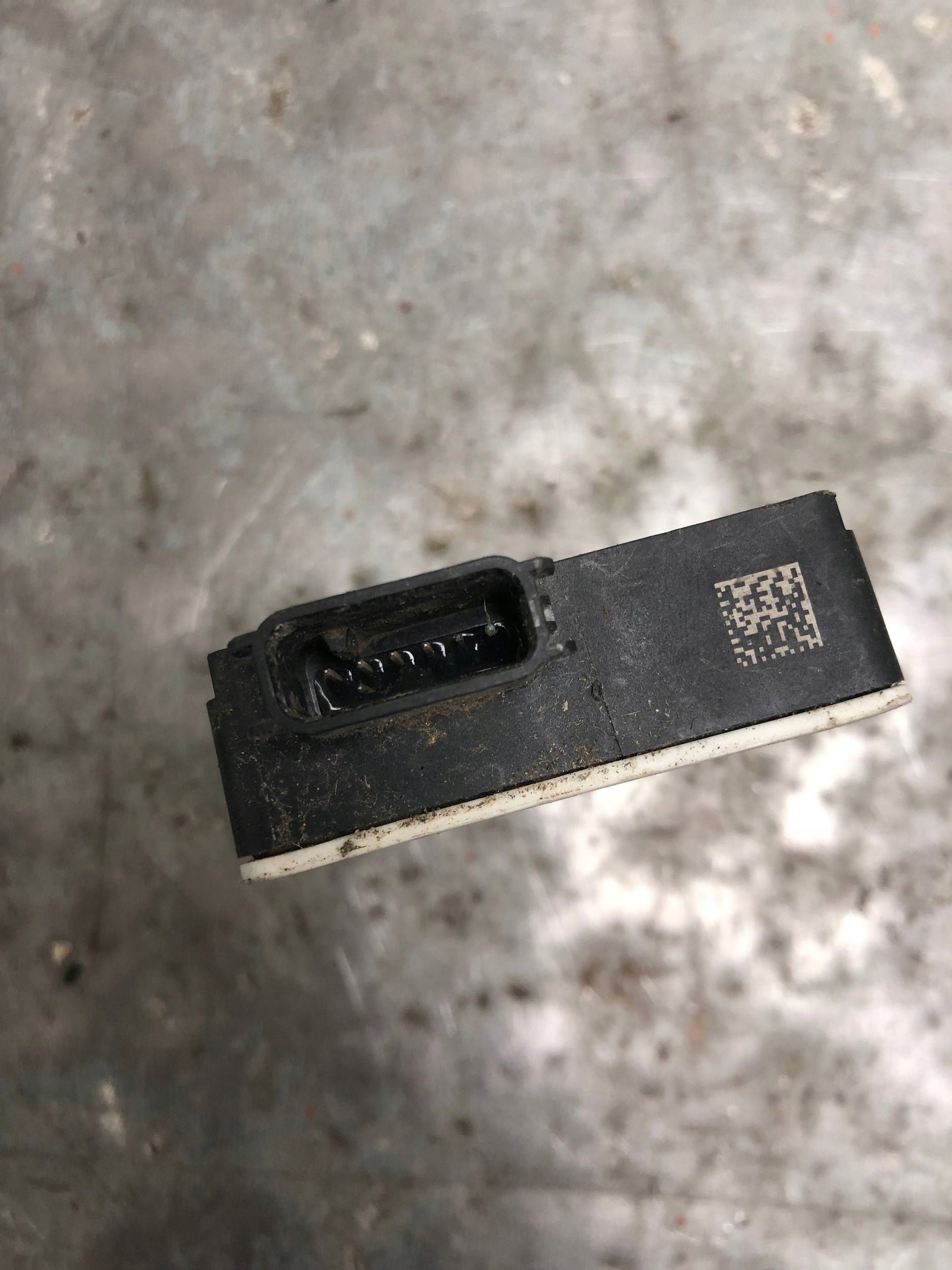 RADAR SENSOR DISTRONIC MERCEDES A0009054211