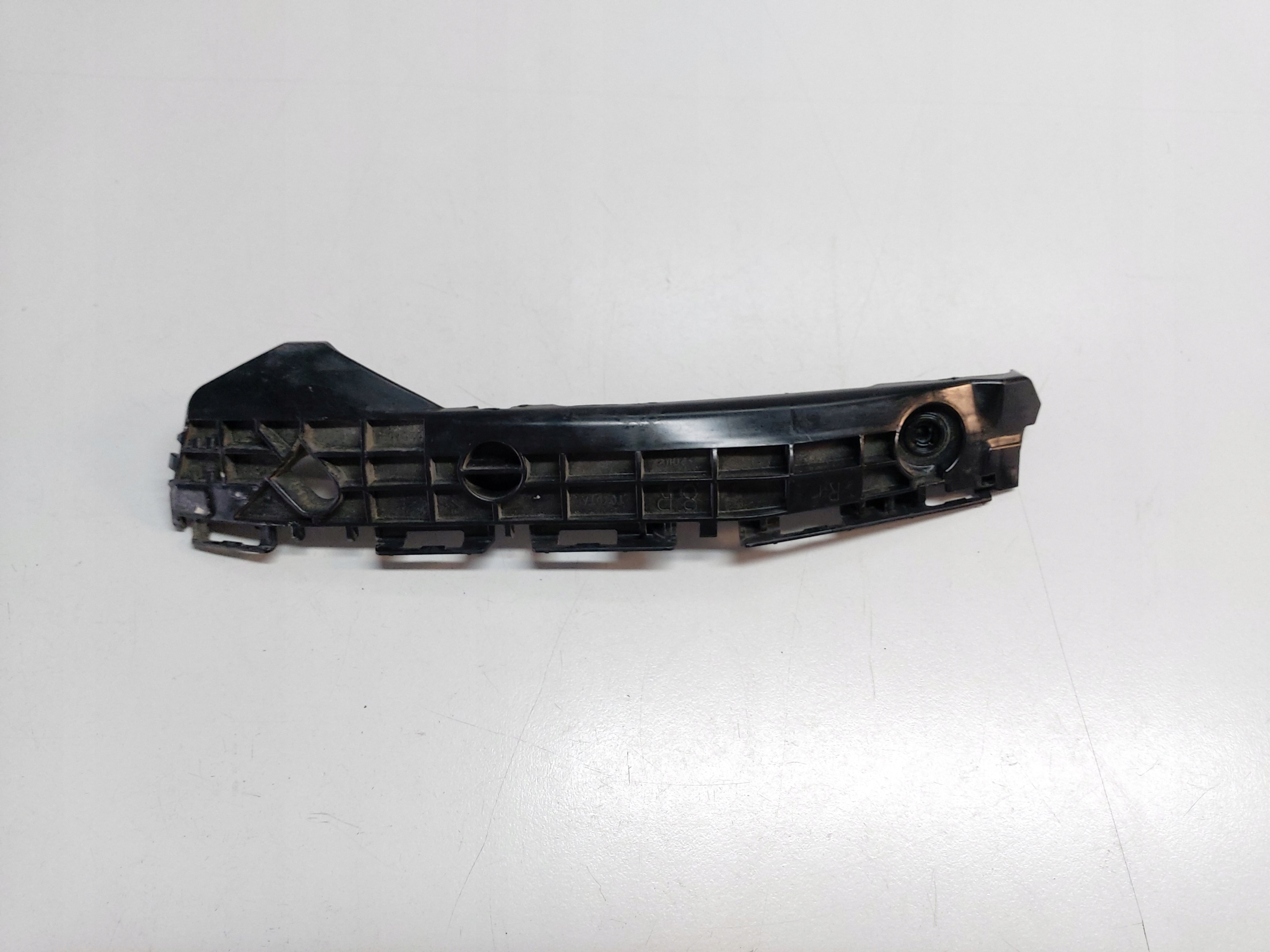 TOYOTA YARIS III LIFT ŚLIZG ZDERZAKA PRAWY TYŁ