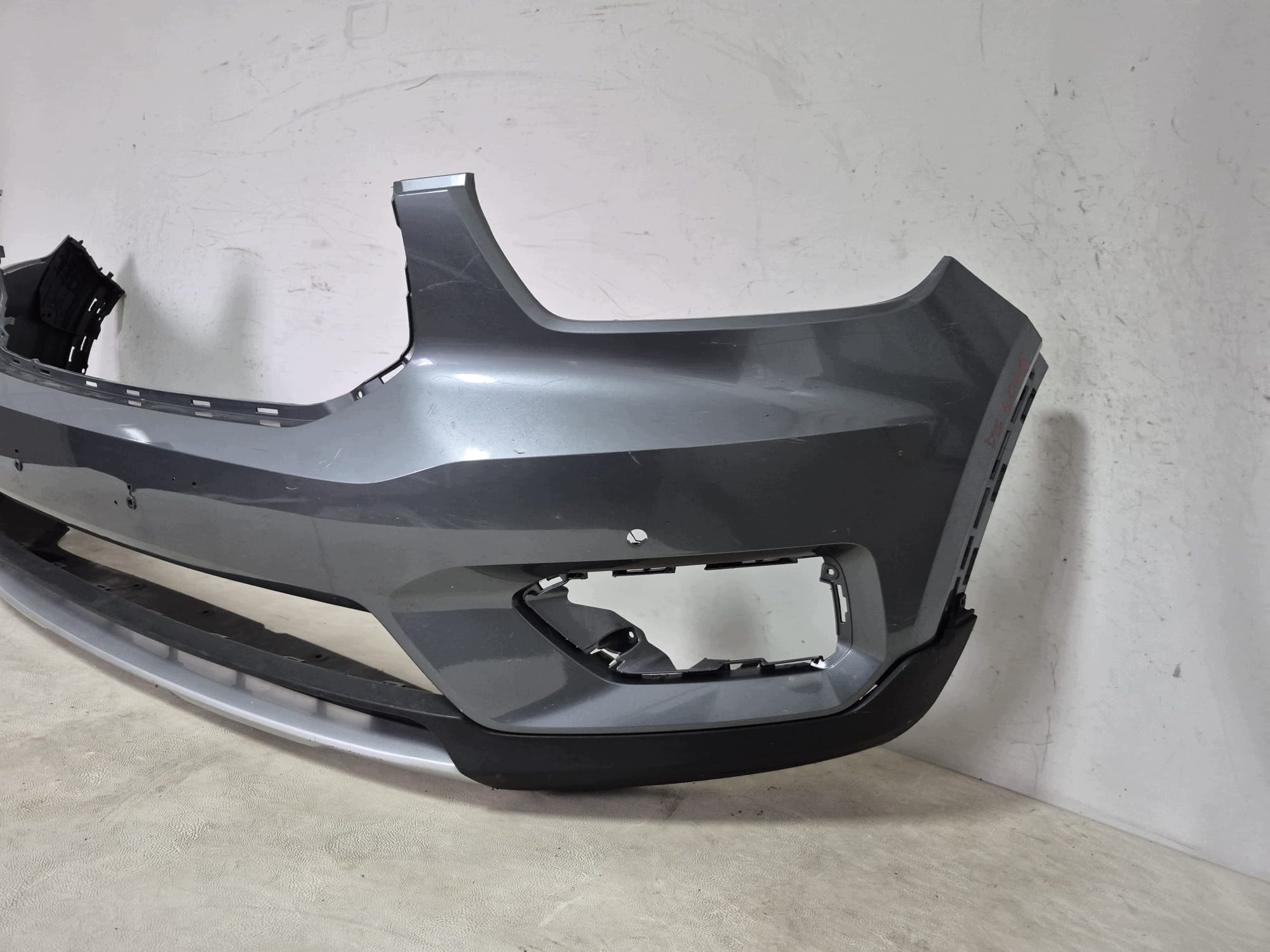VOLVO XC40 17-22 bumper front front PDC